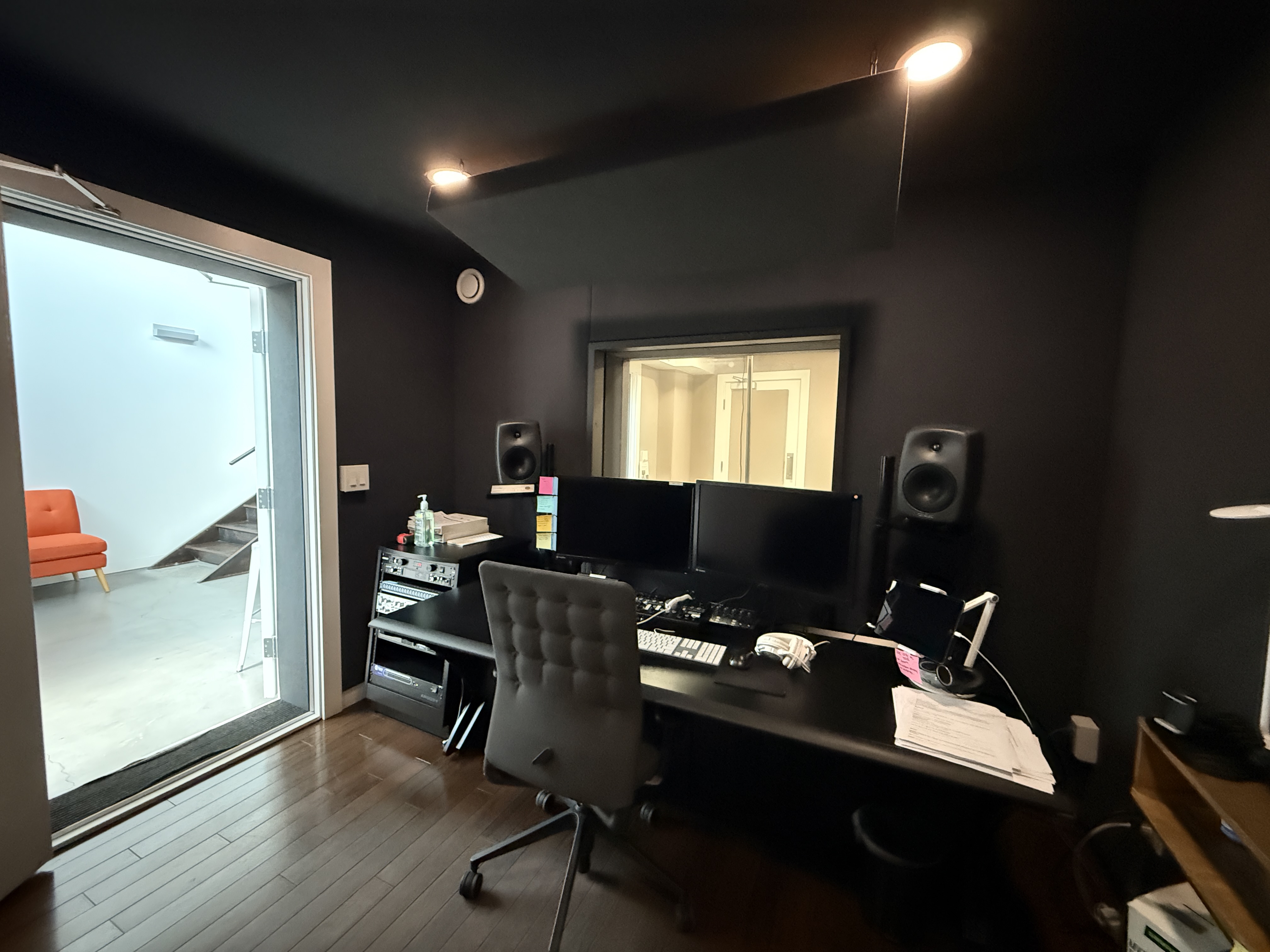 Venice, California, 90291, United States, 2 Bedrooms Bedrooms, ,2 BathroomsBathrooms,Residential,For Sale,1989635