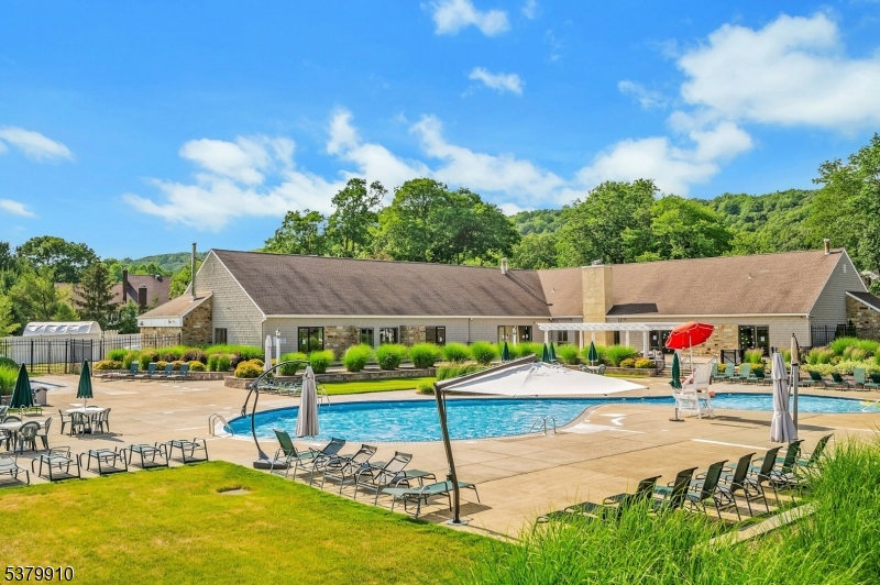 Mendham Boro, New Jersey, 07945, United States, 2 Bedrooms Bedrooms, ,3 BathroomsBathrooms,Residential,For Sale,1926186