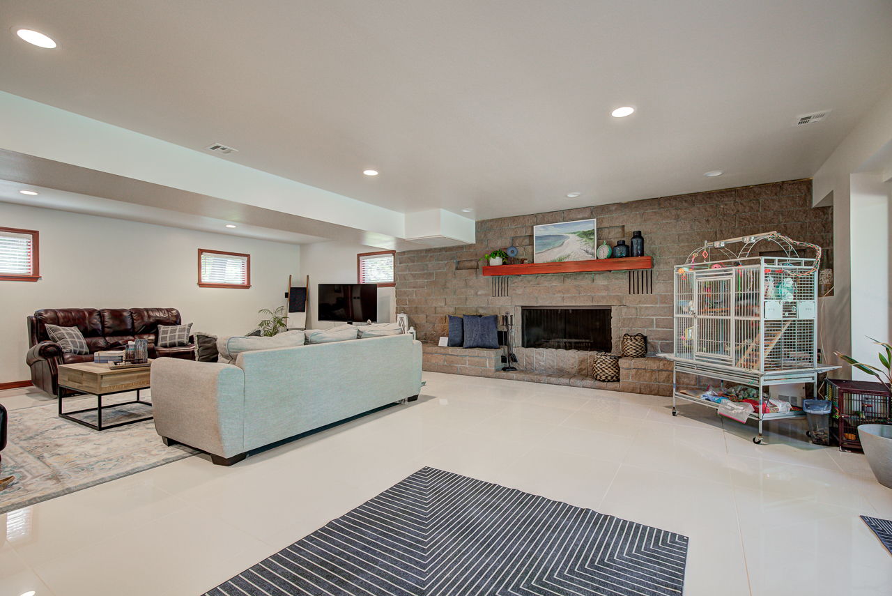Enid, Oklahoma, 73703, United States, 4 Bedrooms Bedrooms, ,3 BathroomsBathrooms,Residential,For Sale,1810033