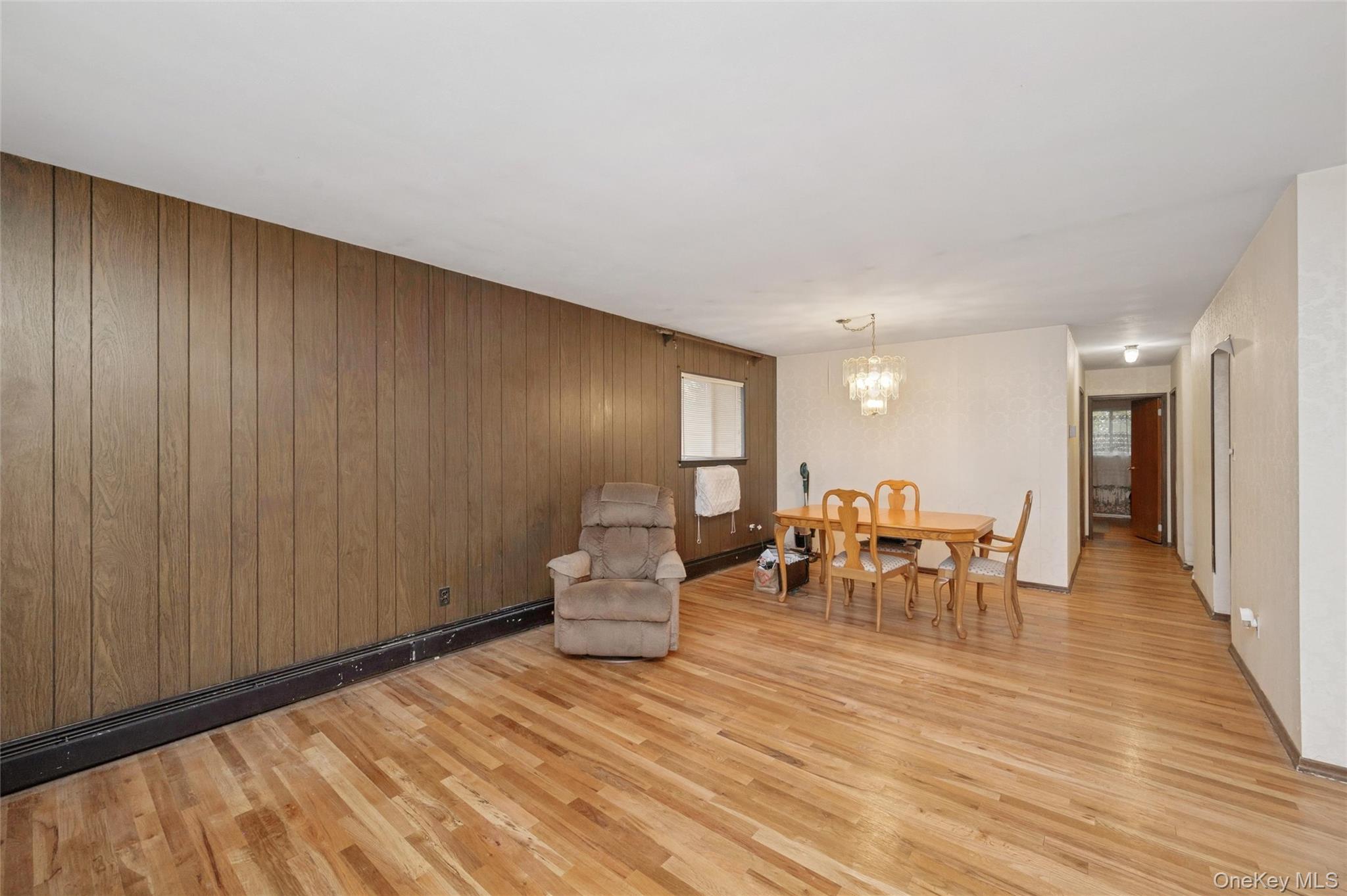 Hicksville, New York, 11801, United States, 4 Bedrooms Bedrooms, ,2 BathroomsBathrooms,Residential,For Sale,1990938