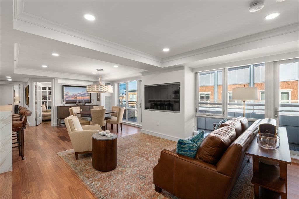 Boston, Massachusetts, 02109, United States, 3 Bedrooms Bedrooms, ,3 BathroomsBathrooms,Residential,For Sale,1990888