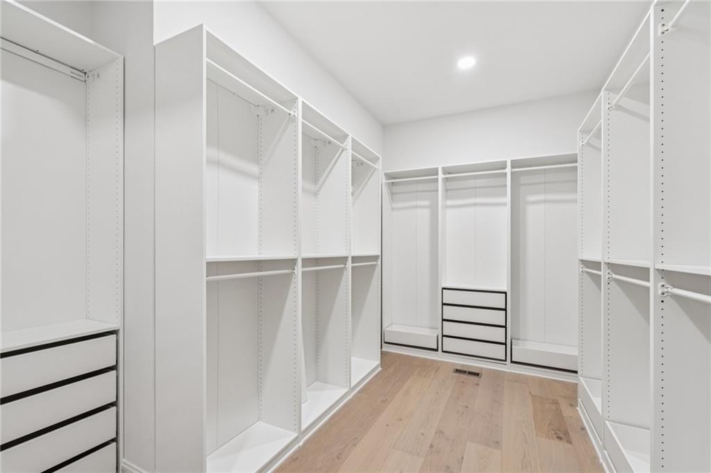 Alpharetta, Georgia, 30004, United States, 5 Bedrooms Bedrooms, ,7 BathroomsBathrooms,Residential,For Sale,1978962