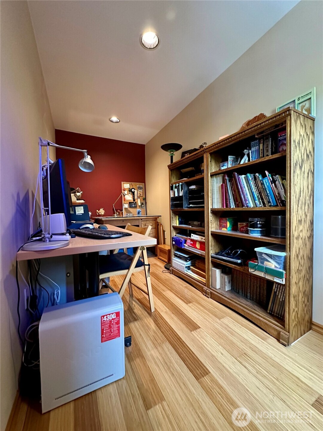 Kirkland, Washington, 98034, United States, 4 Bedrooms Bedrooms, ,3 BathroomsBathrooms,Residential,For Sale,1975566