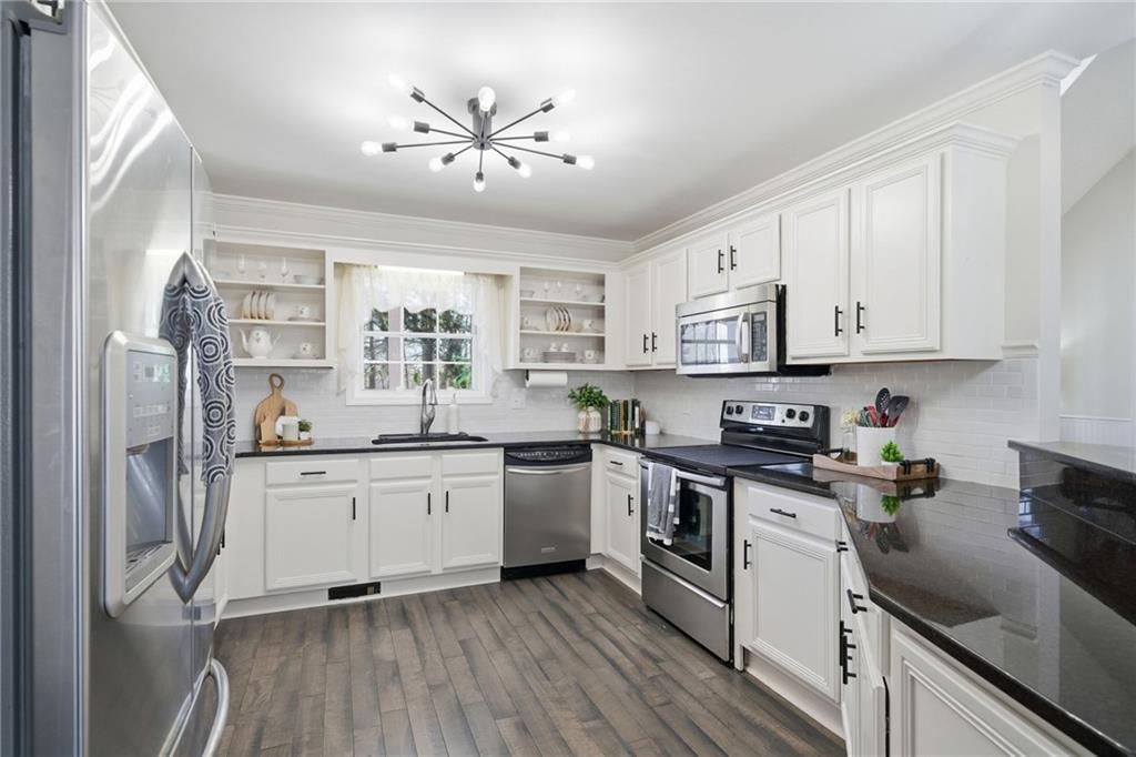 Cumming, Georgia, 30040, United States, 4 Bedrooms Bedrooms, ,3 BathroomsBathrooms,Residential,For Sale,2013824