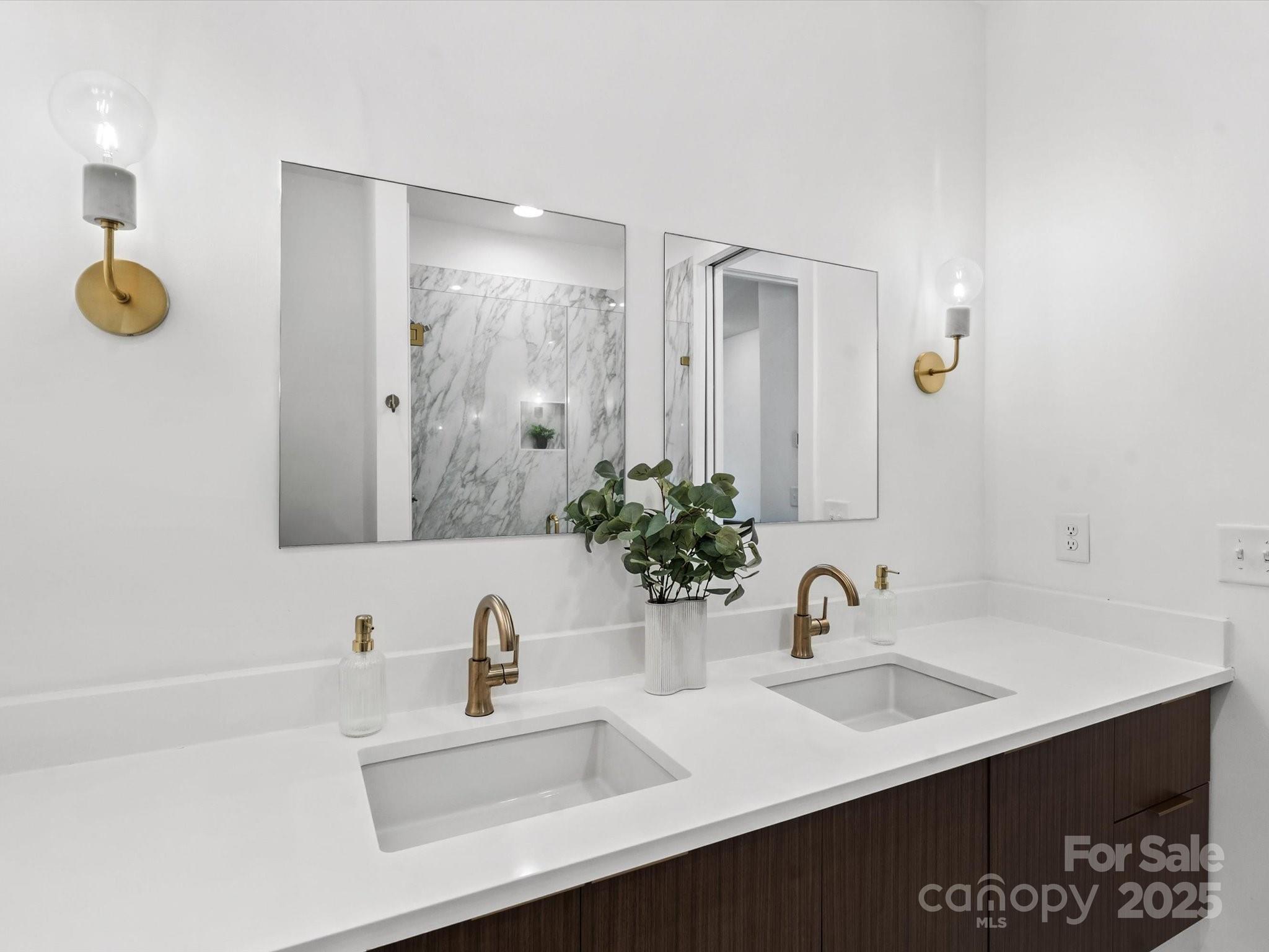 Charlotte, North Carolina, 28205, United States, 3 Bedrooms Bedrooms, ,3 BathroomsBathrooms,Residential,For Sale,1837660