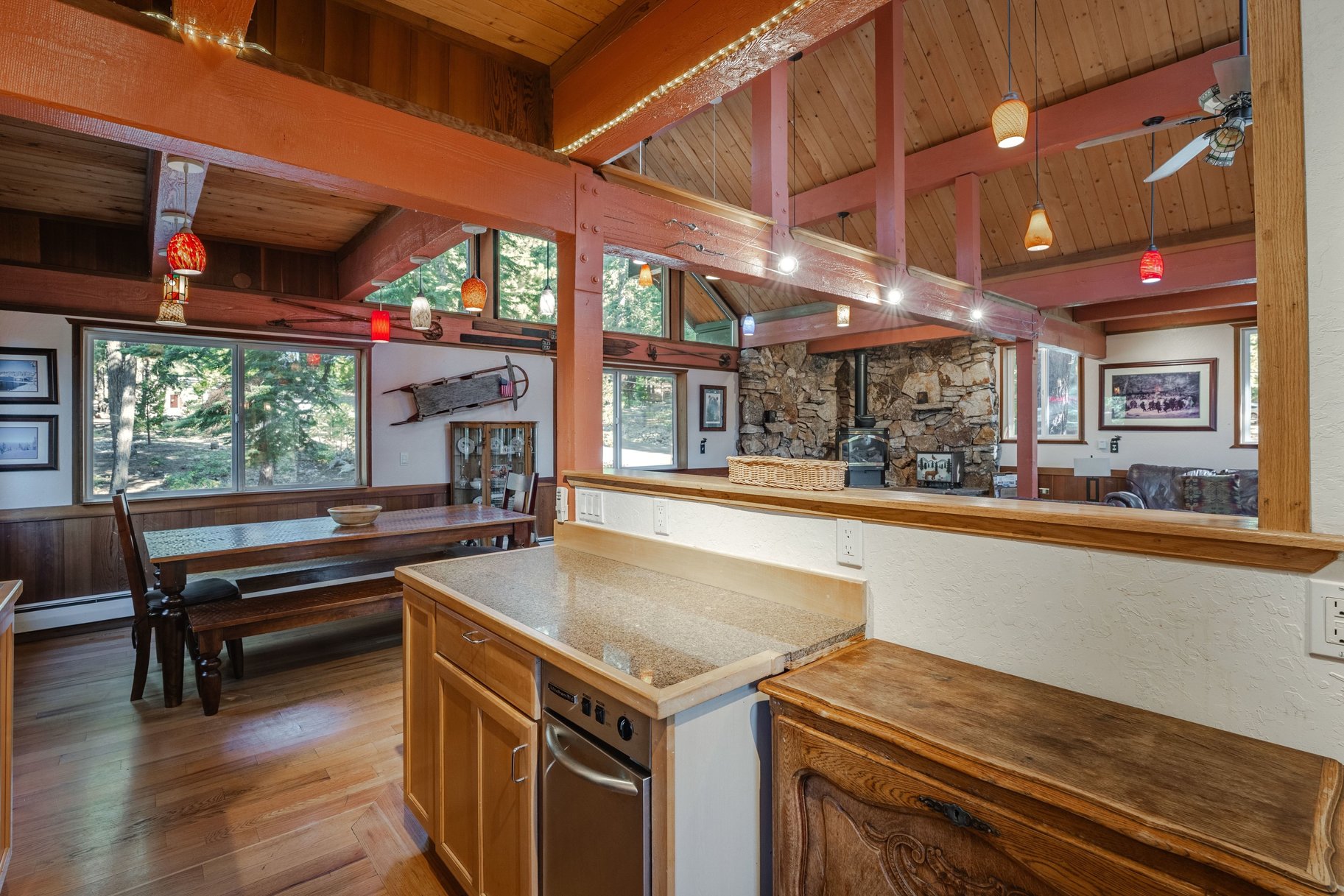  4 Bedroom Agate Bay Home with 2 Primary Suites - 物件實景