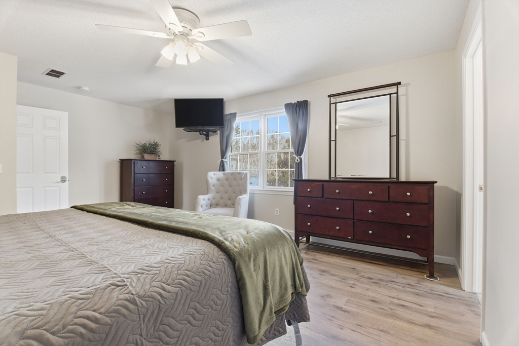 Southwick, Massachusetts, 01077, United States, 4 Bedrooms Bedrooms, ,3 BathroomsBathrooms,Residential,For Sale,2002928