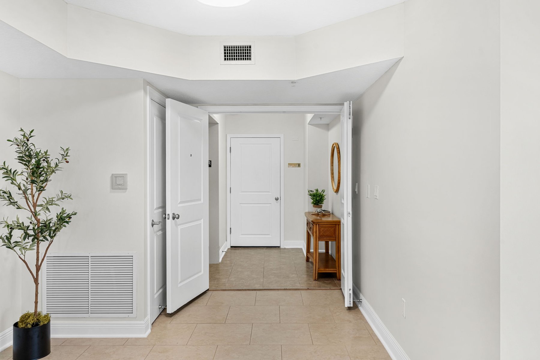  410 Hayes Avenue, #402, Cocoa Beach, FL, 32931 - 物件實景