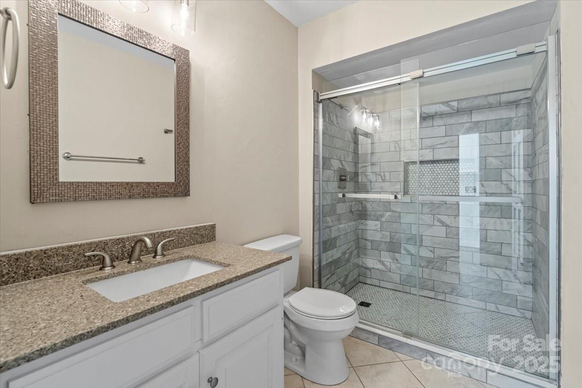 Kannapolis, North Carolina, 28081, United States, 3 Bedrooms Bedrooms, ,4 BathroomsBathrooms,Residential,For Sale,1989536