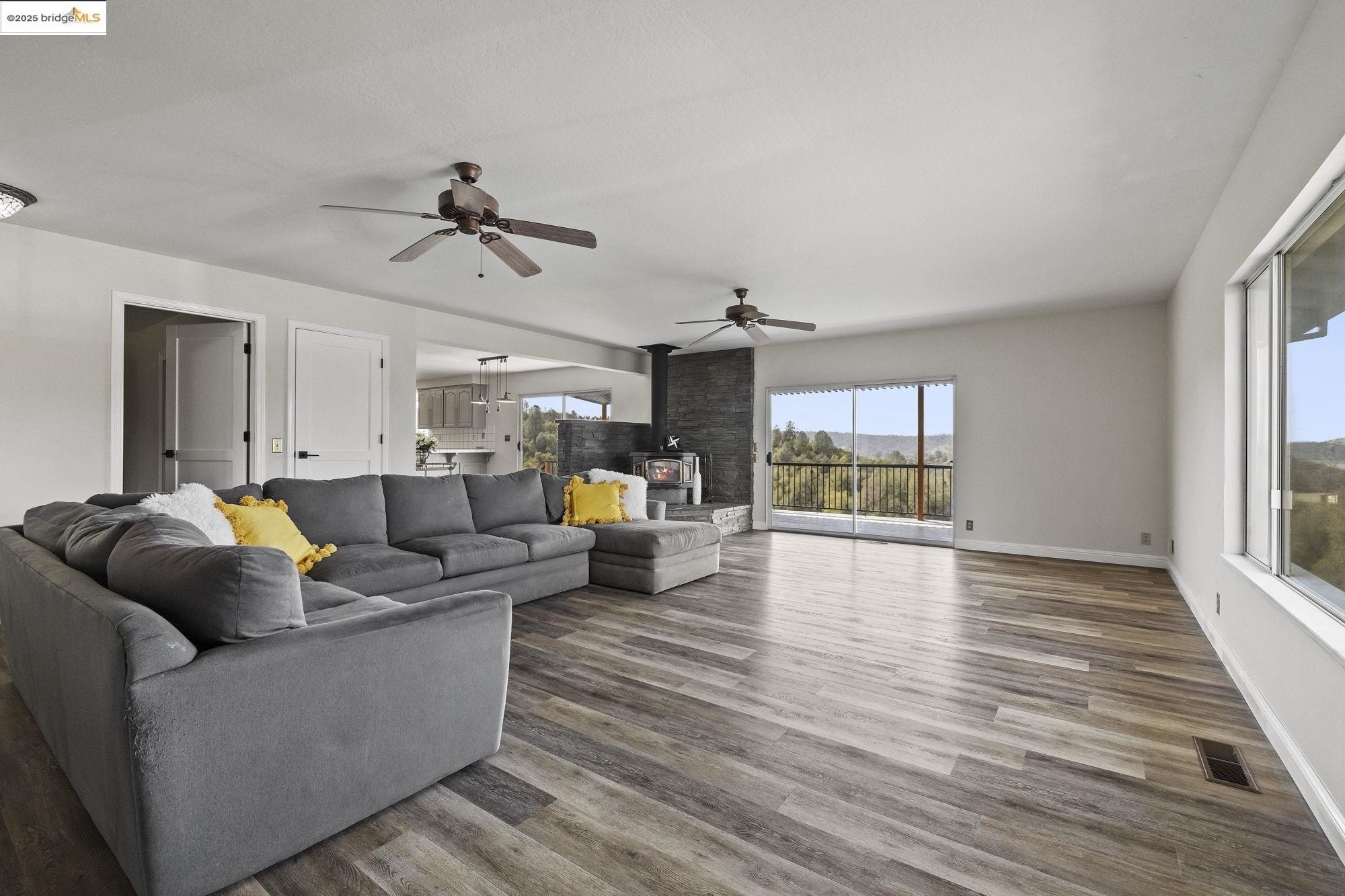 Jamestown, California, 95327, United States, 3 Bedrooms Bedrooms, ,2 BathroomsBathrooms,Residential,For Sale,1743185