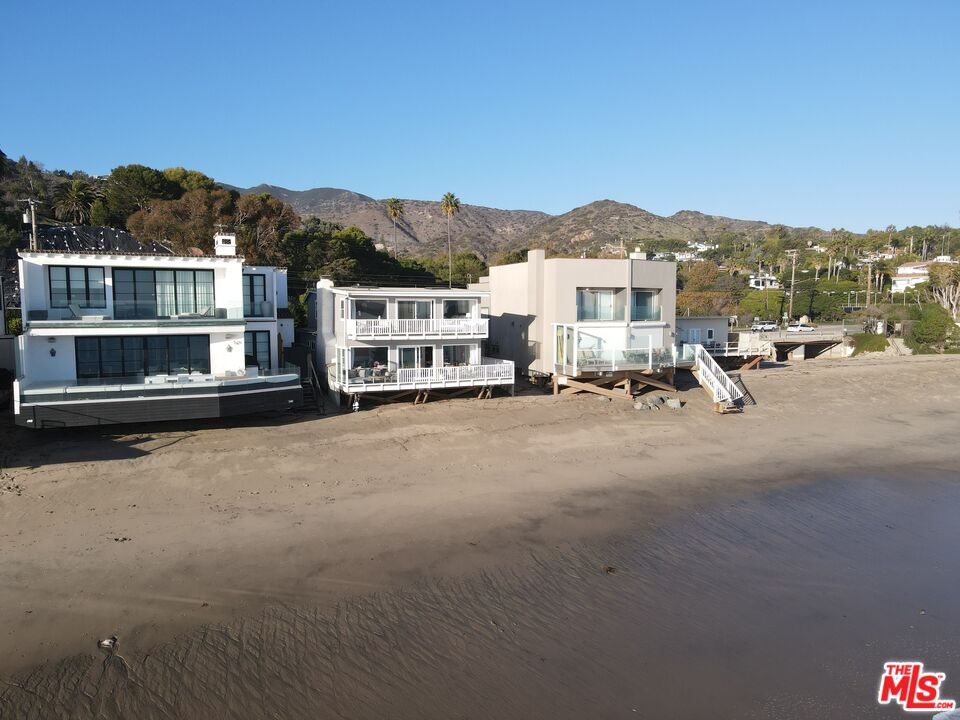Malibu, California, 90265, United States, 3 Bedrooms Bedrooms, ,3 BathroomsBathrooms,Residential,For Sale,1994760