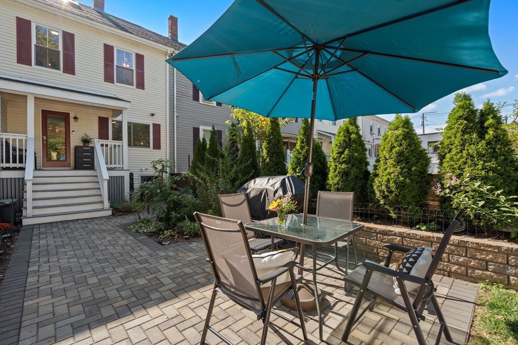 Watertown, Massachusetts, 02472, United States, 2 Bedrooms Bedrooms, ,1 BathroomBathrooms,Residential,For Sale,1950819