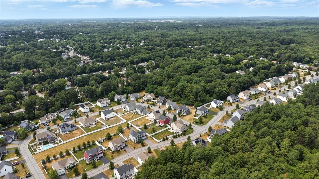 Rockland, Massachusetts, 02370, United States, 4 Bedrooms Bedrooms, ,3 BathroomsBathrooms,Residential,For Sale,1898711