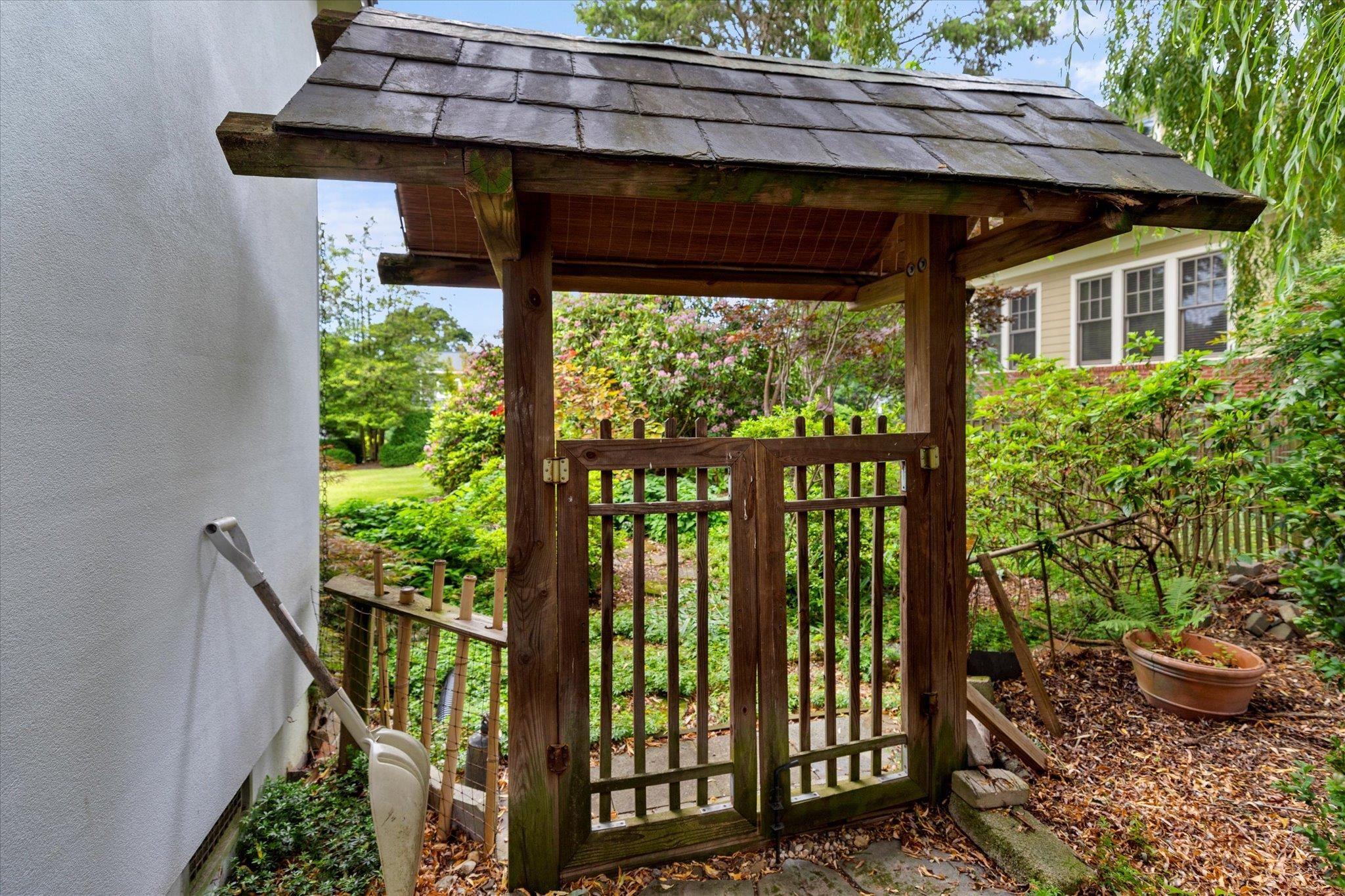 Blacksburg, Virginia, 24060, United States, 3 Bedrooms Bedrooms, ,3 BathroomsBathrooms,Residential,For Sale,1986553