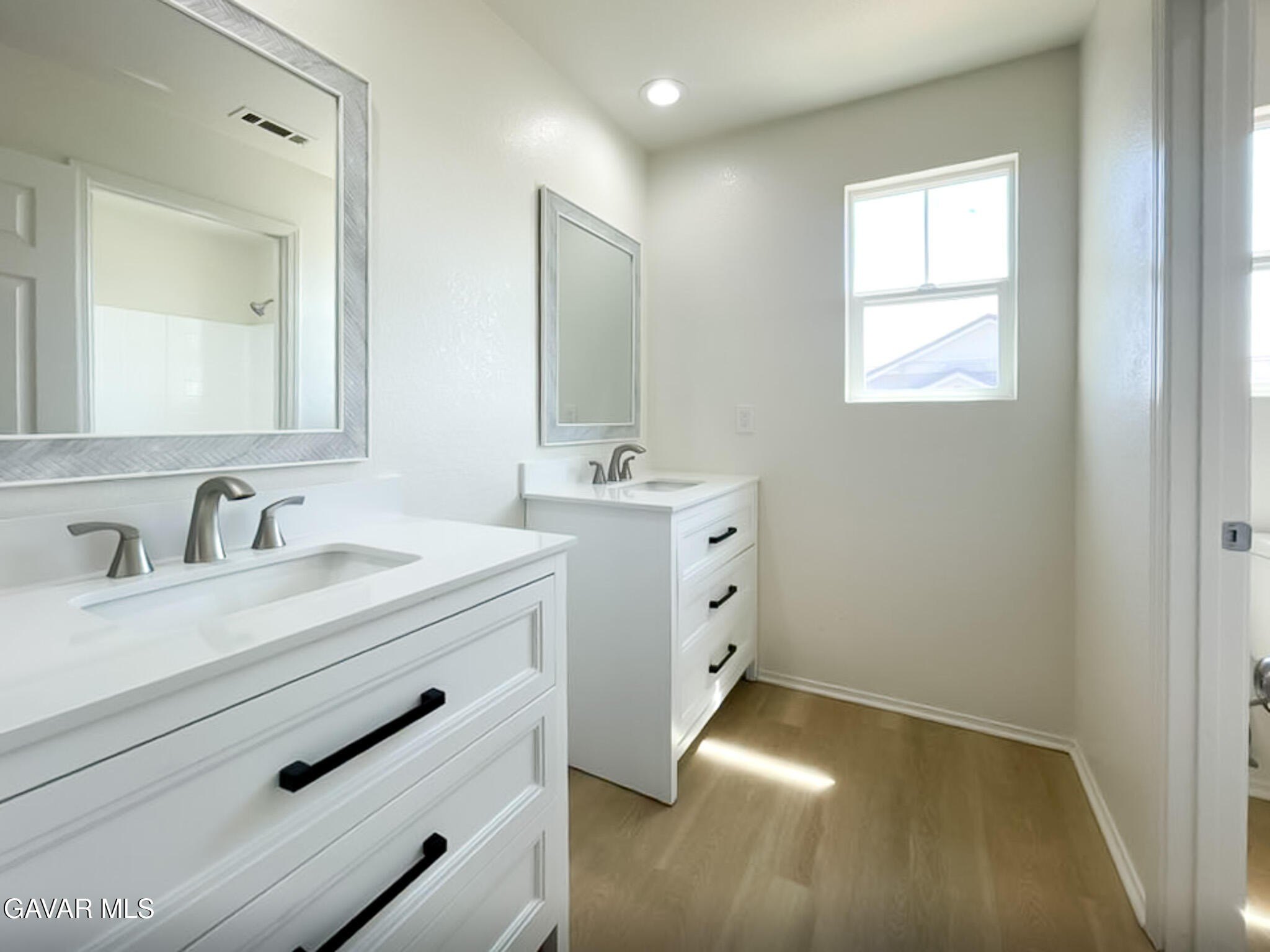 Palmdale, California, 93551, United States, 5 Bedrooms Bedrooms, ,3 BathroomsBathrooms,Residential,For Sale,1976435