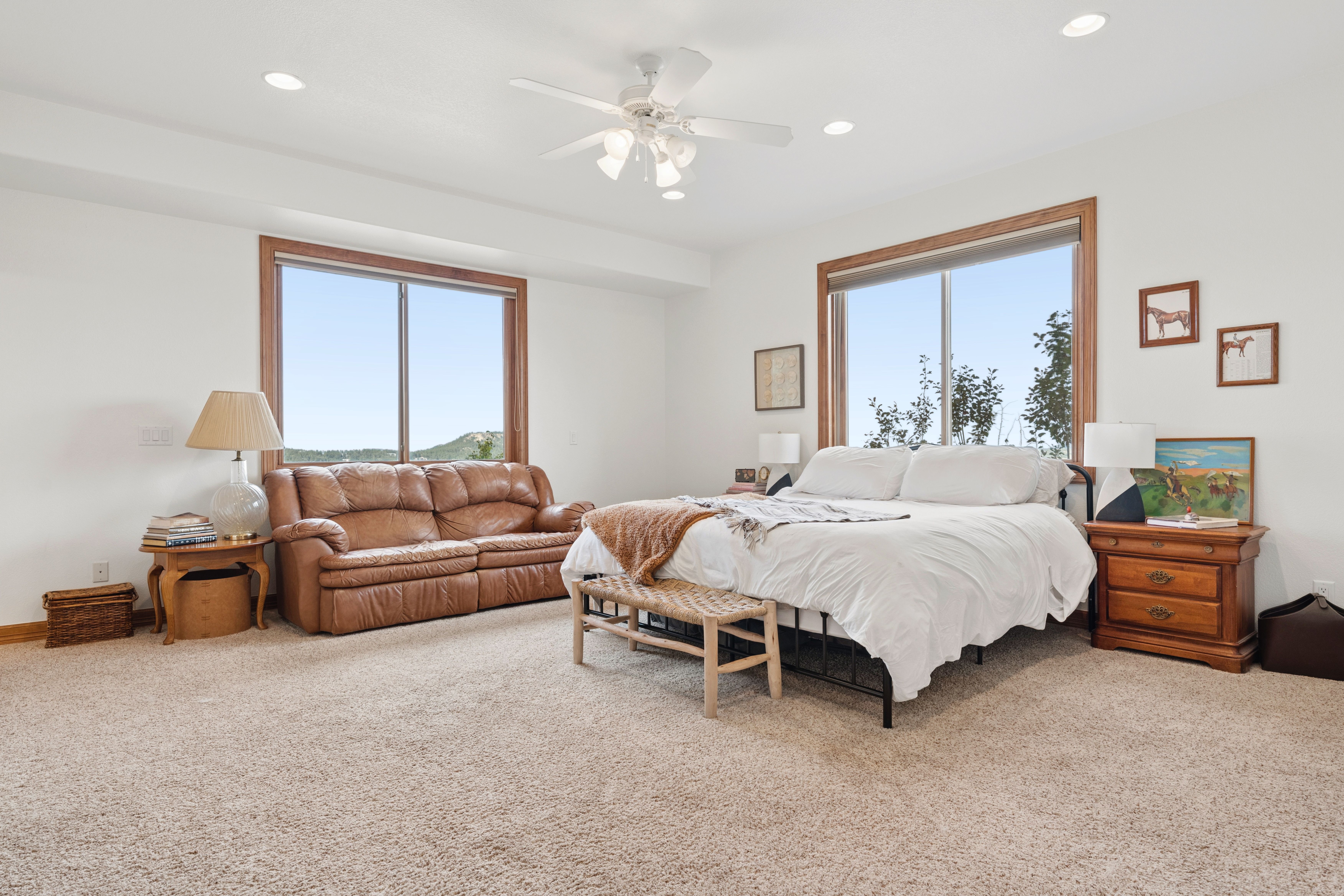  Remodeled 6,100 sq ft rancher on a magical setting spanning 72 acres - 物件實景