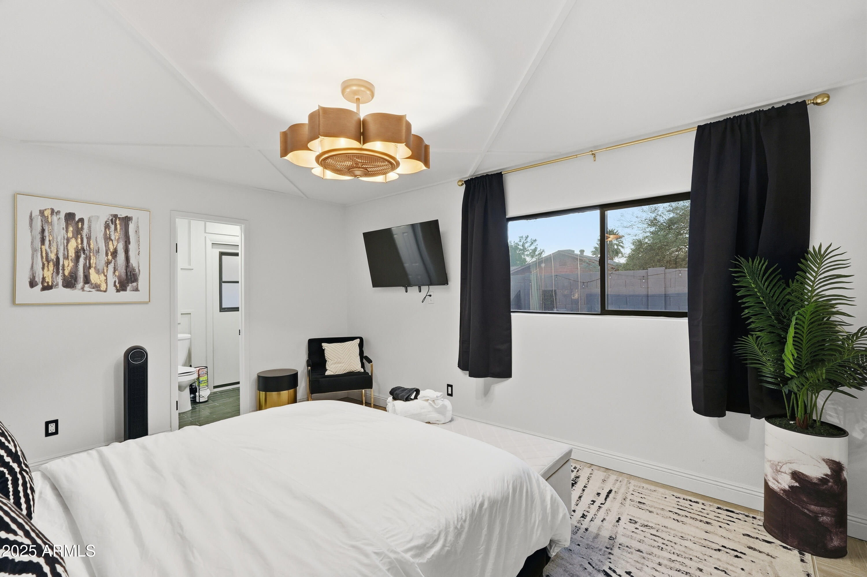 Scottsdale, Arizona, 85251, United States, 4 Bedrooms Bedrooms, ,2 BathroomsBathrooms,Residential,For Sale,2001861