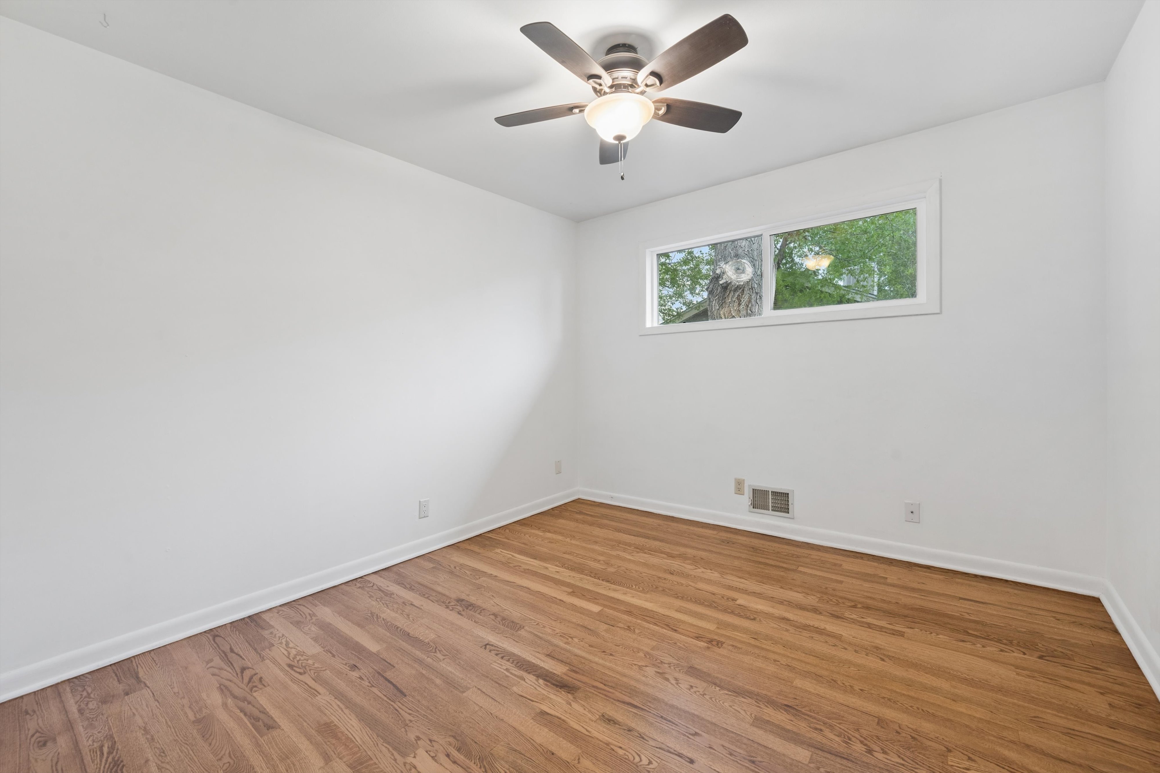 Updated & Spacious Ranch Home with Finished Basement - 物件實景