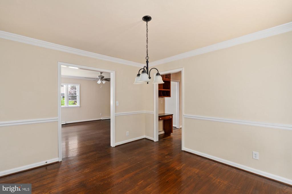 Fredericksburg, Virginia, 22401, United States, 3 Bedrooms Bedrooms, ,2 BathroomsBathrooms,Residential,For Sale,1805404