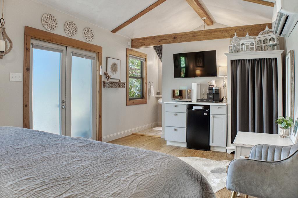 Fredericksburg, Texas, 78624, United States, 3 Bedrooms Bedrooms, ,2 BathroomsBathrooms,Residential,For Sale,2049407