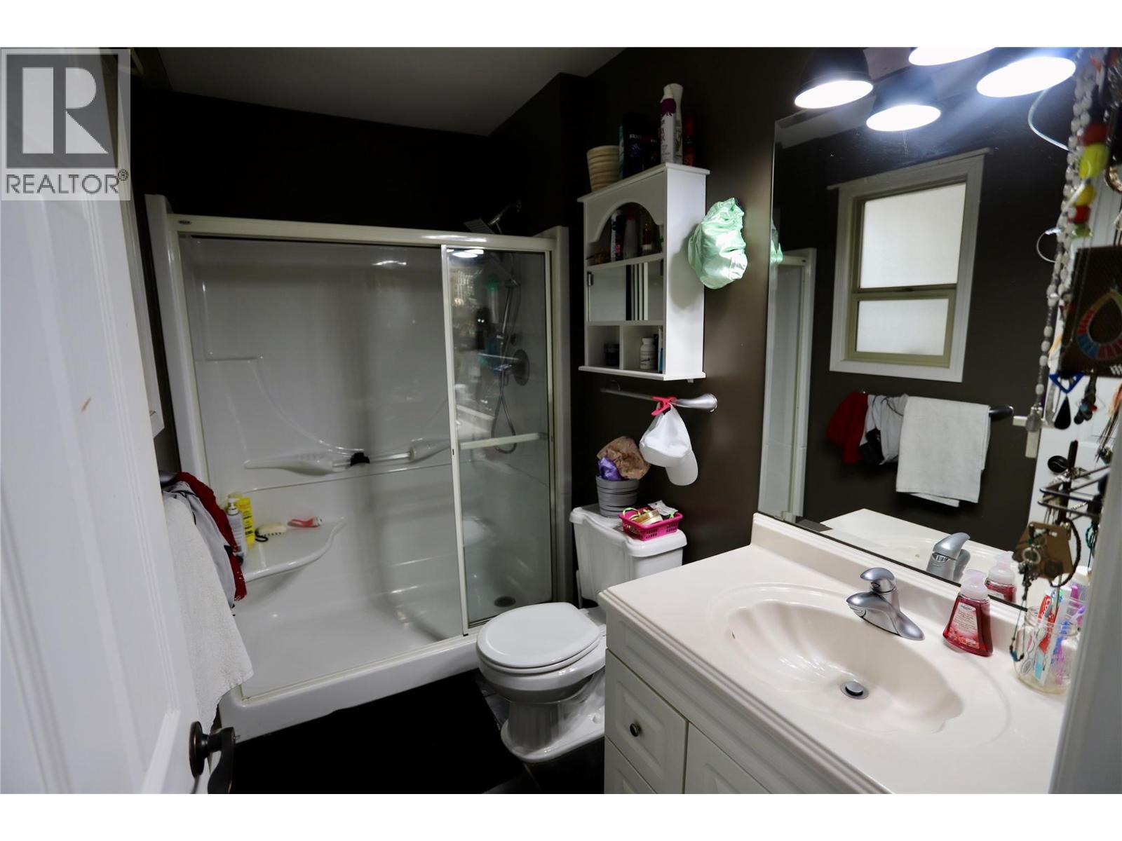 KAMLOOPS, British Columbia, V2H 1N1, CA, 4 Bedrooms Bedrooms, ,4 BathroomsBathrooms,Residential,For Sale,1947764