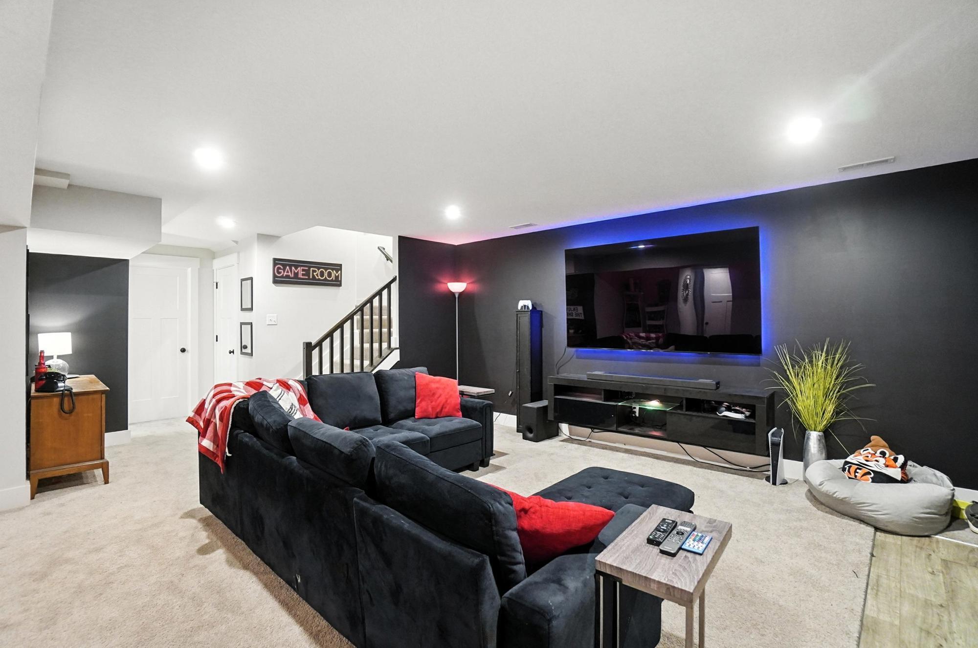 Independence, Kentucky, 41051, United States, 5 Bedrooms Bedrooms, ,4 BathroomsBathrooms,Residential,For Sale,1875059