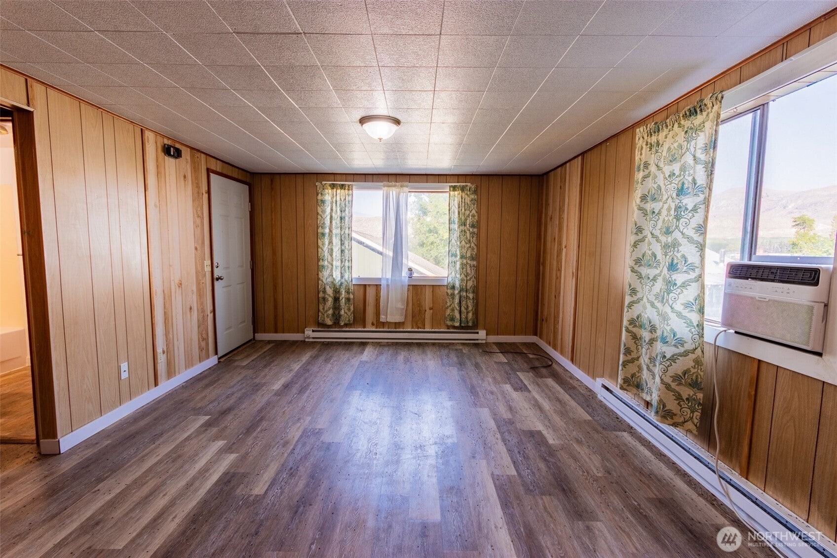 Tonasket, Washington, 98855, United States, ,Residential,For Sale,2001700