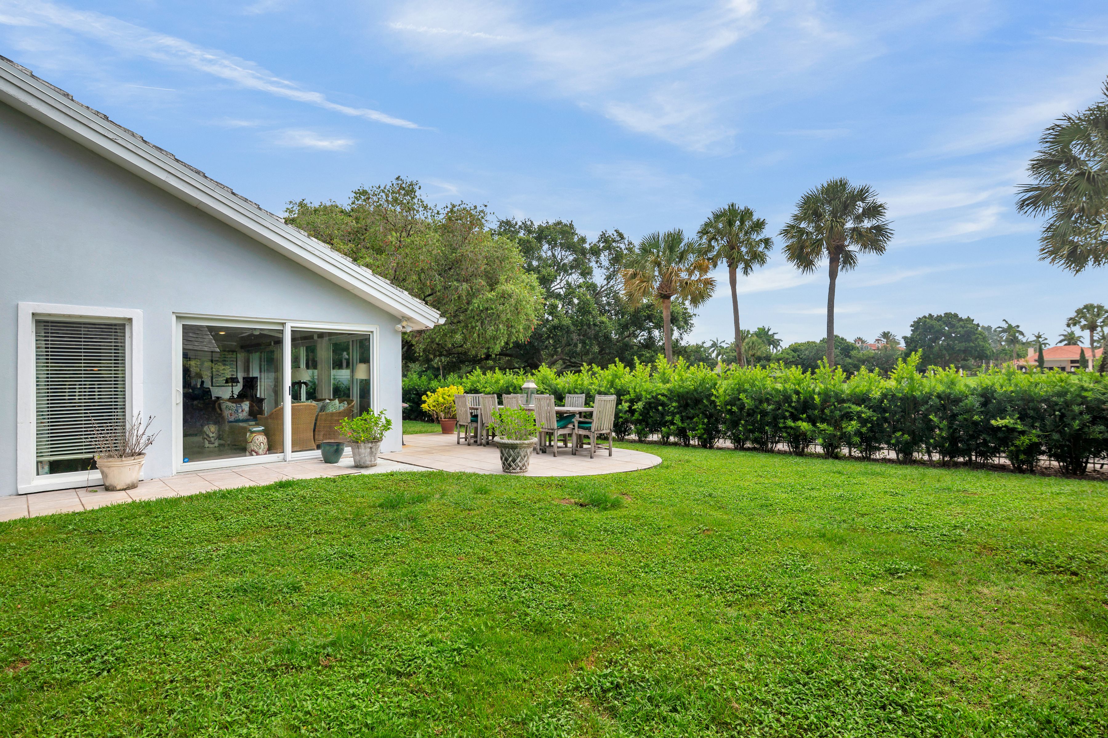  2402 Saratoga Bay Drive - 物件實景