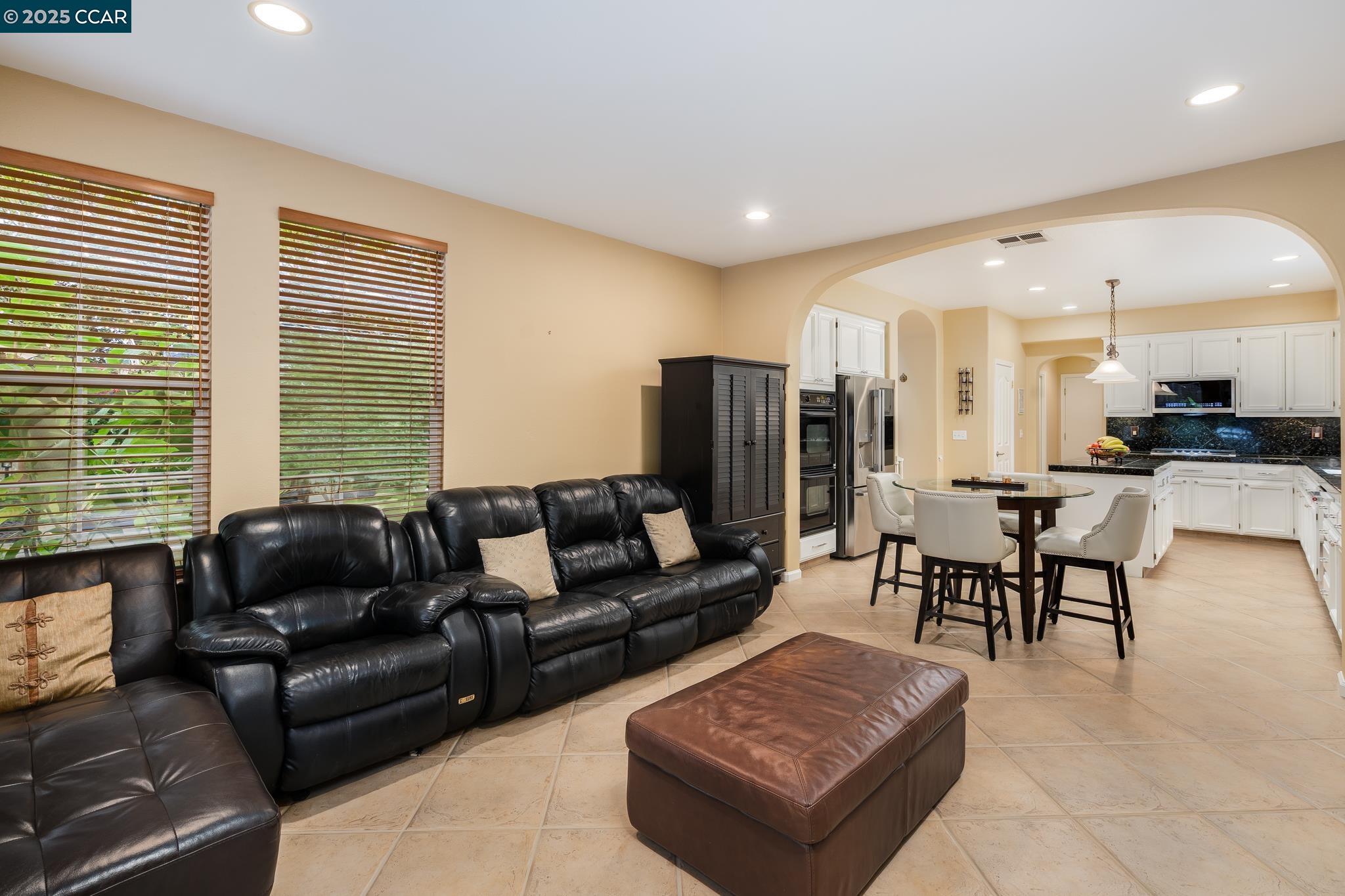 San Ramon, California, 94582, United States, 4 Bedrooms Bedrooms, ,3 BathroomsBathrooms,Residential,For Sale,1988285