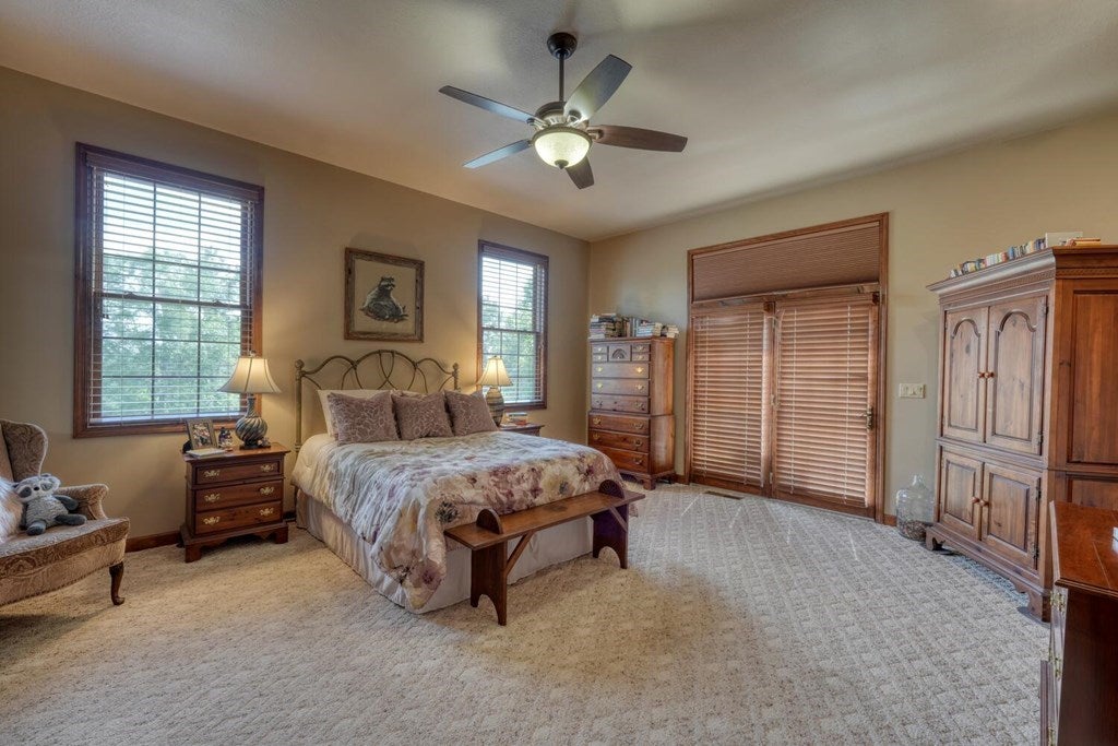 Murphy, North Carolina, 28906, United States, 3 Bedrooms Bedrooms, ,2 BathroomsBathrooms,Residential,For Sale,1926977