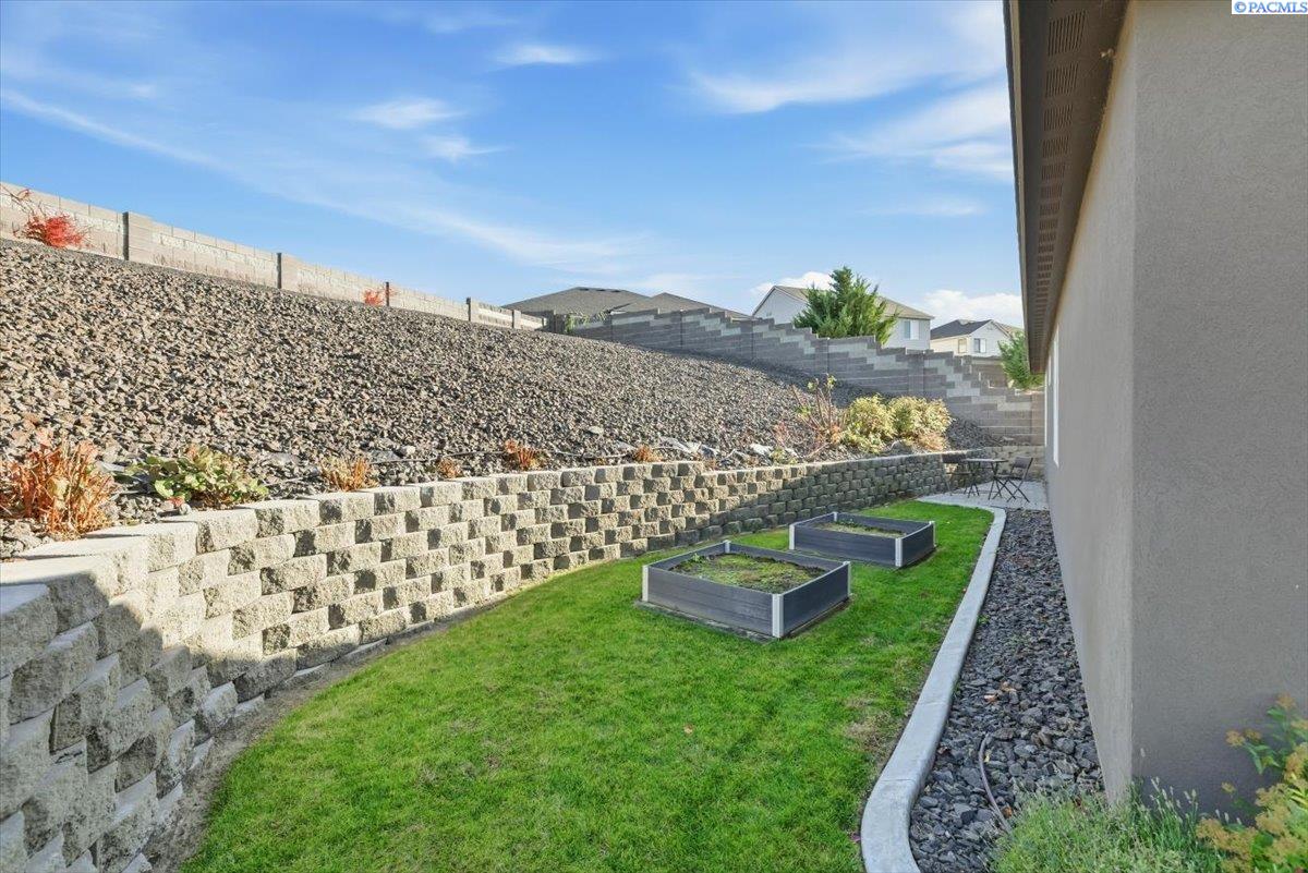 Richland, Washington, 99352, United States, 3 Bedrooms Bedrooms, ,2 BathroomsBathrooms,Residential,For Sale,1991630