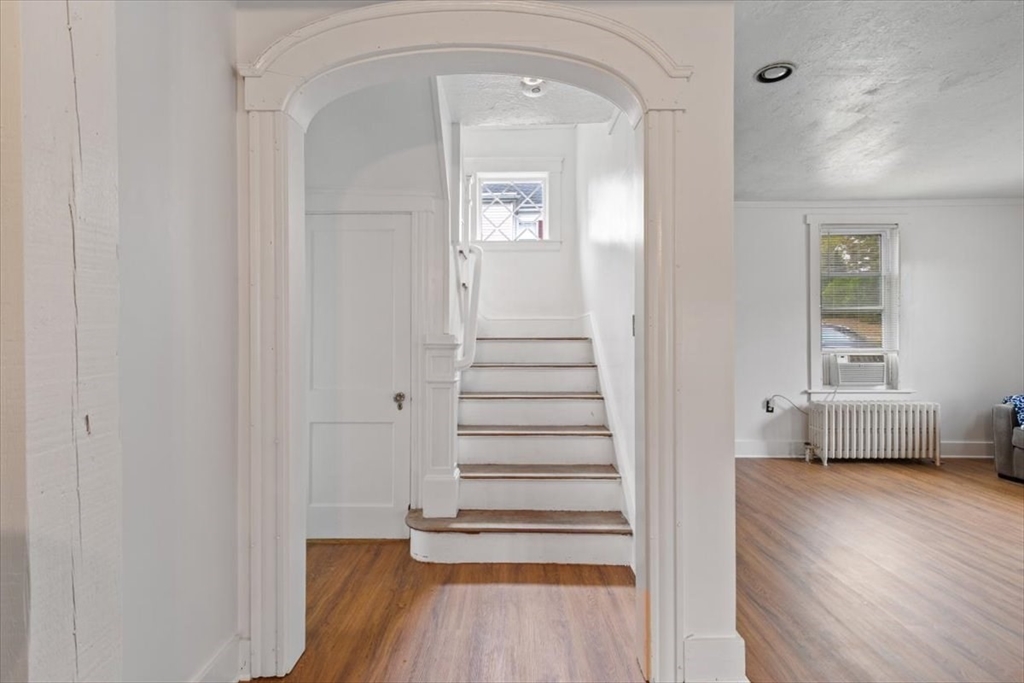 Amesbury, Massachusetts, 01913, United States, 4 Bedrooms Bedrooms, ,2 BathroomsBathrooms,Residential,For Sale,2014083