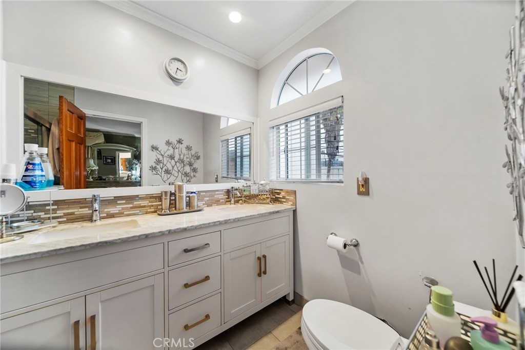 Los Angeles, California, 90041, United States, ,Residential,For Sale,2013561