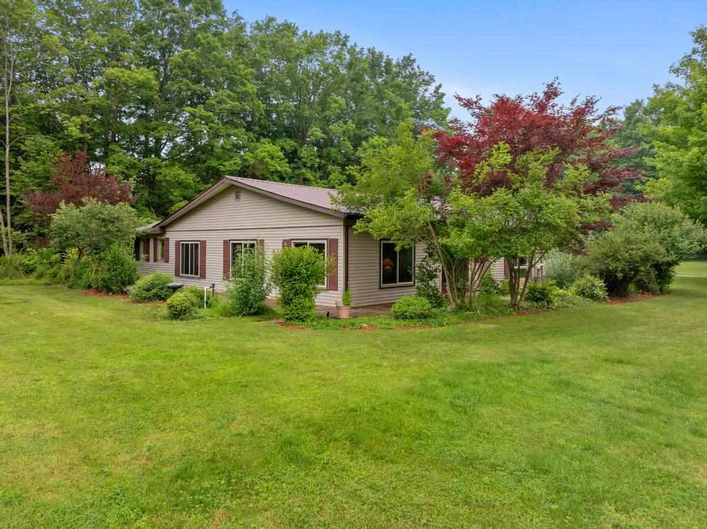 Charlevoix, Michigan, 49720, United States, 3 Bedrooms Bedrooms, ,2 BathroomsBathrooms,Residential,For Sale,1908367