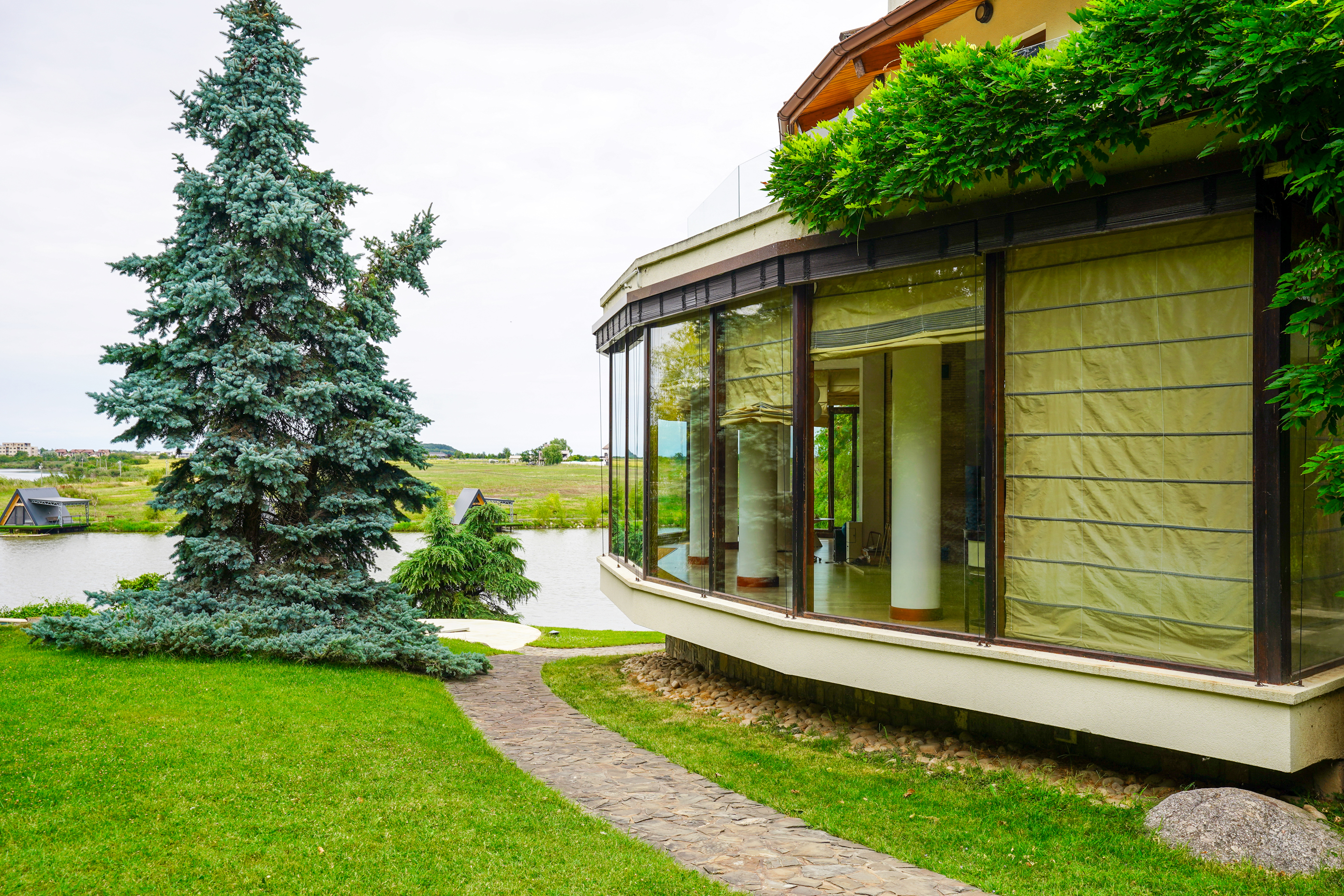  Villa with Private Peninsula and Panoramic Lake Views, Corbeanca - 物件實景