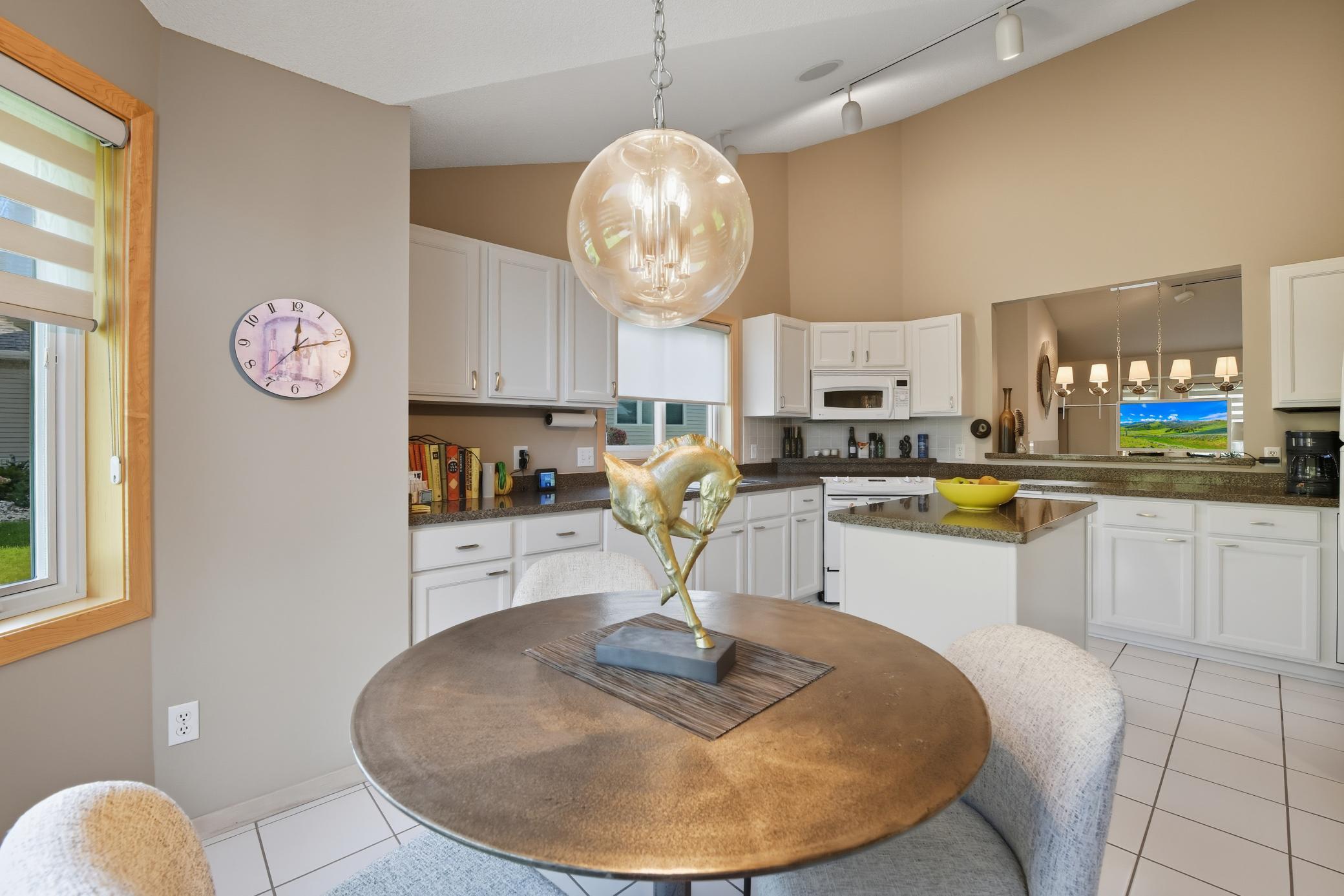 Shorewood, Minnesota, 55331, United States, 2 Bedrooms Bedrooms, ,3 BathroomsBathrooms,Residential,For Sale,1956041