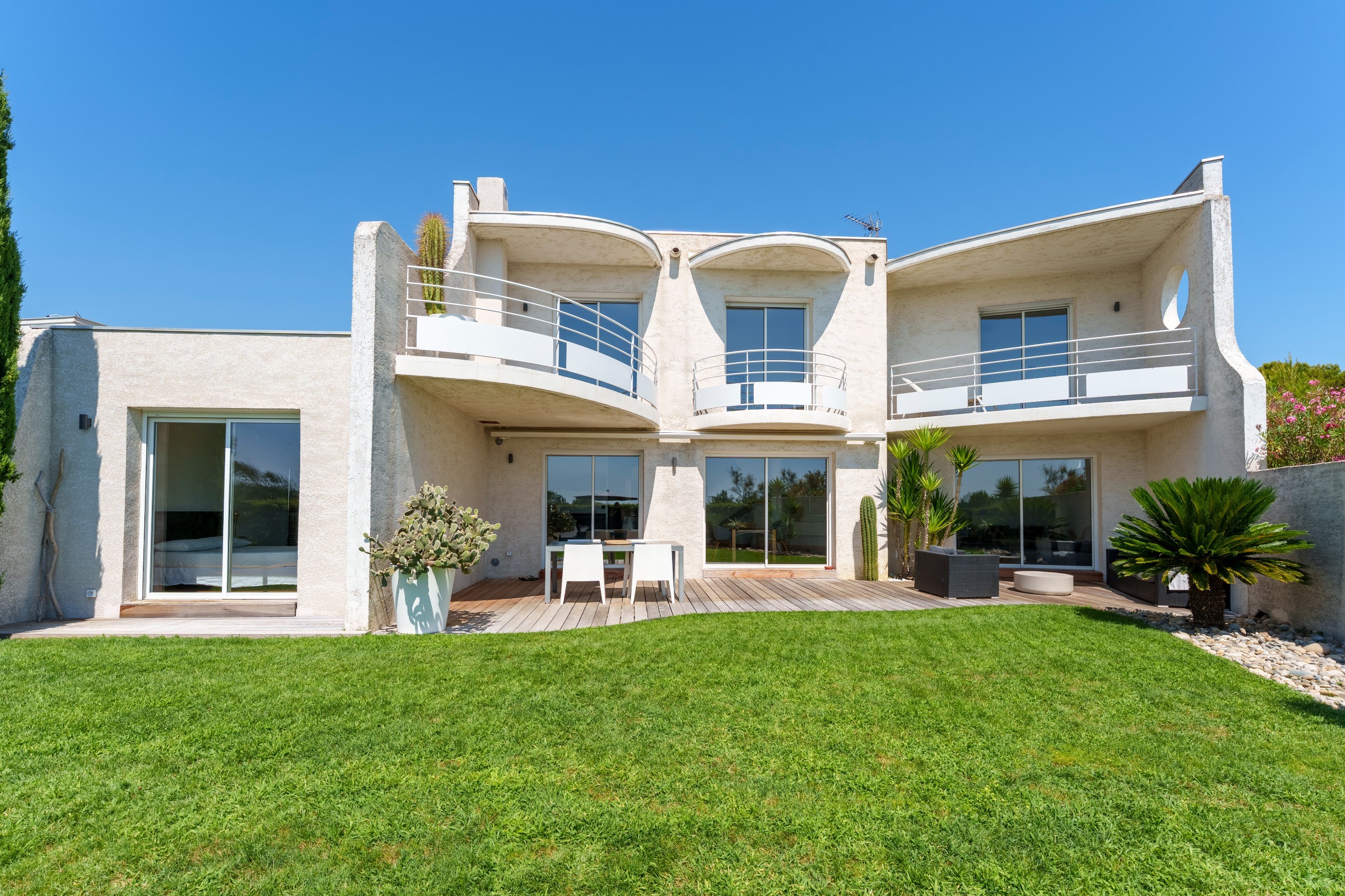  Exceptional Villa with Sea Views just steps from the Beach - 物件實景