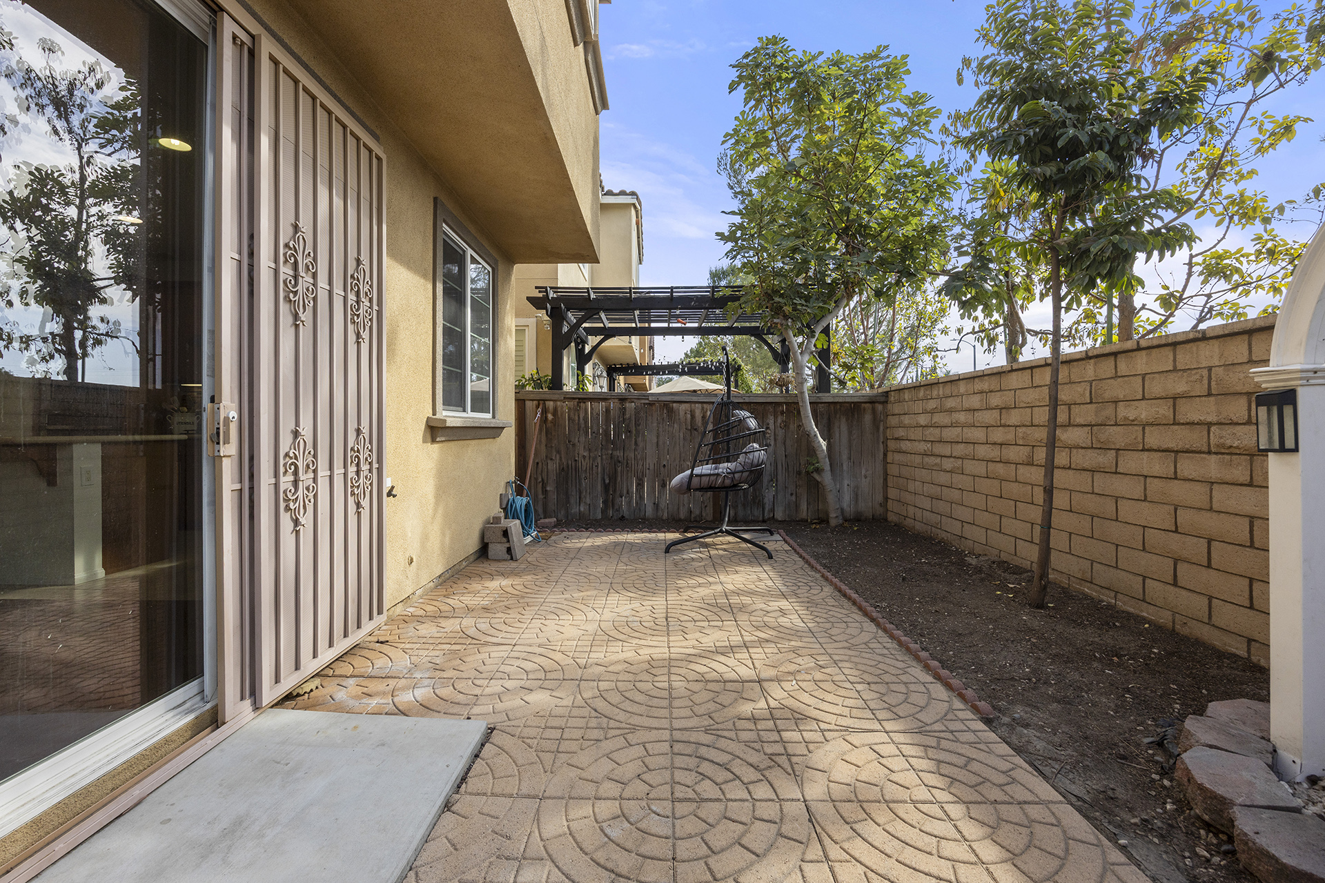 Garden Grove, California, 92843, United States, 5 Bedrooms Bedrooms, ,4 BathroomsBathrooms,Residential,For Sale,1986073