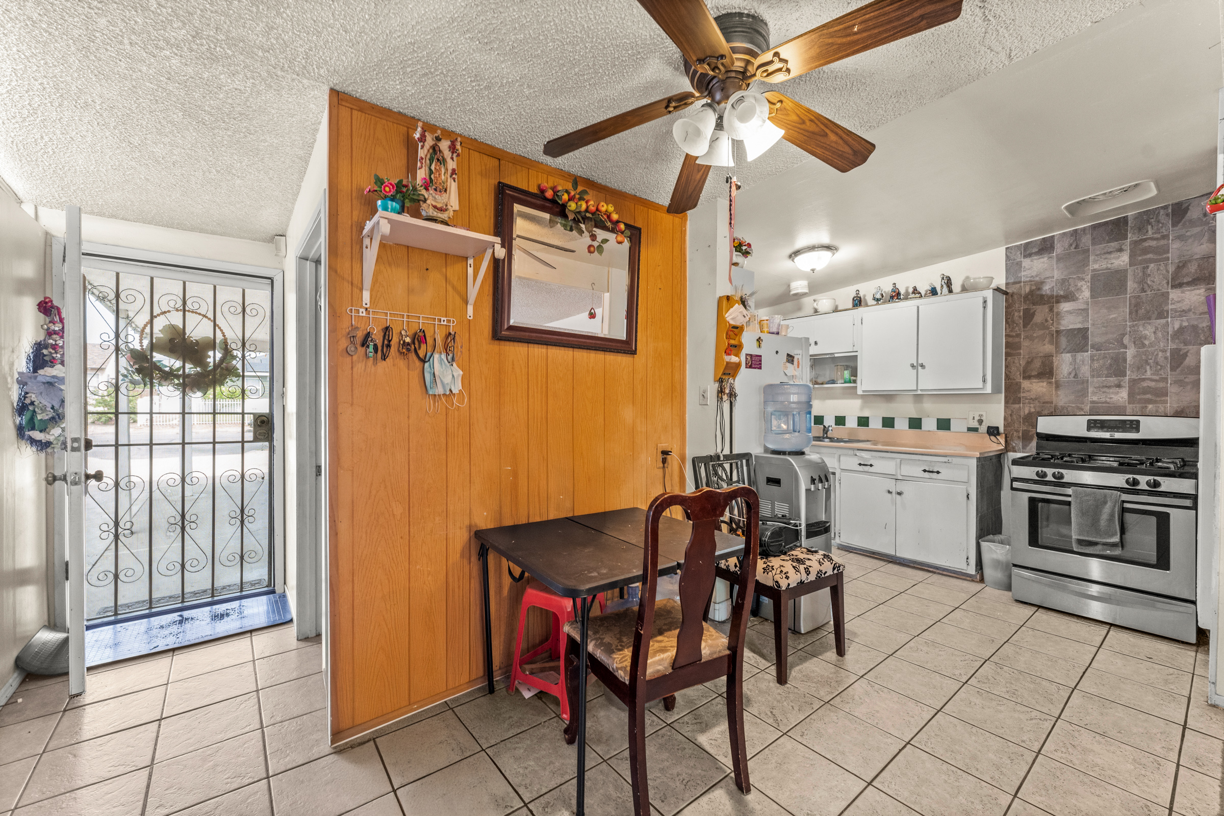 Rialto, California, 92376, United States, 4 Bedrooms Bedrooms, ,2 BathroomsBathrooms,Residential,For Sale,1973663