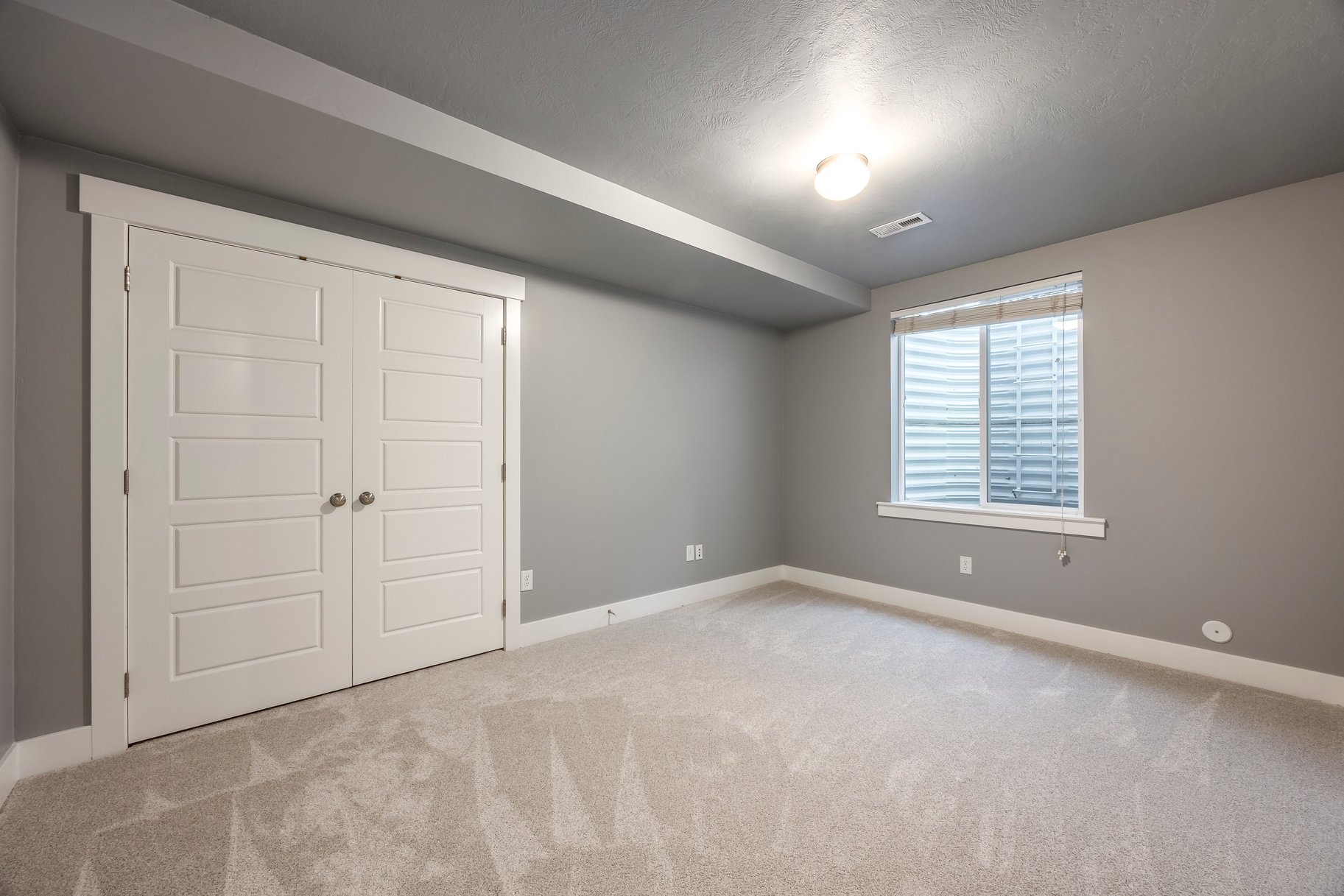  Beautiful Craftsman Rambler With Basement Apartment, Sports Pool and Pool House - 物件實景