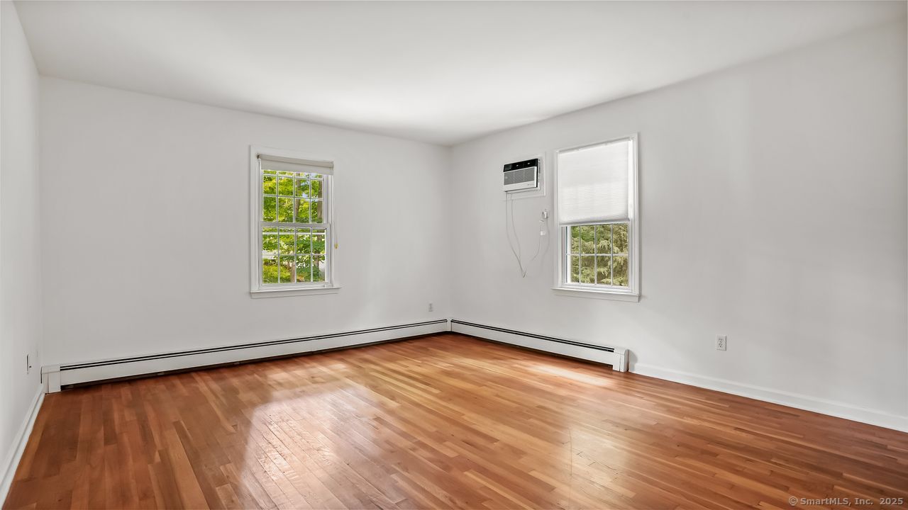 Easton, Connecticut, 06612, United States, 4 Bedrooms Bedrooms, ,4 BathroomsBathrooms,Residential,For Sale,1895469