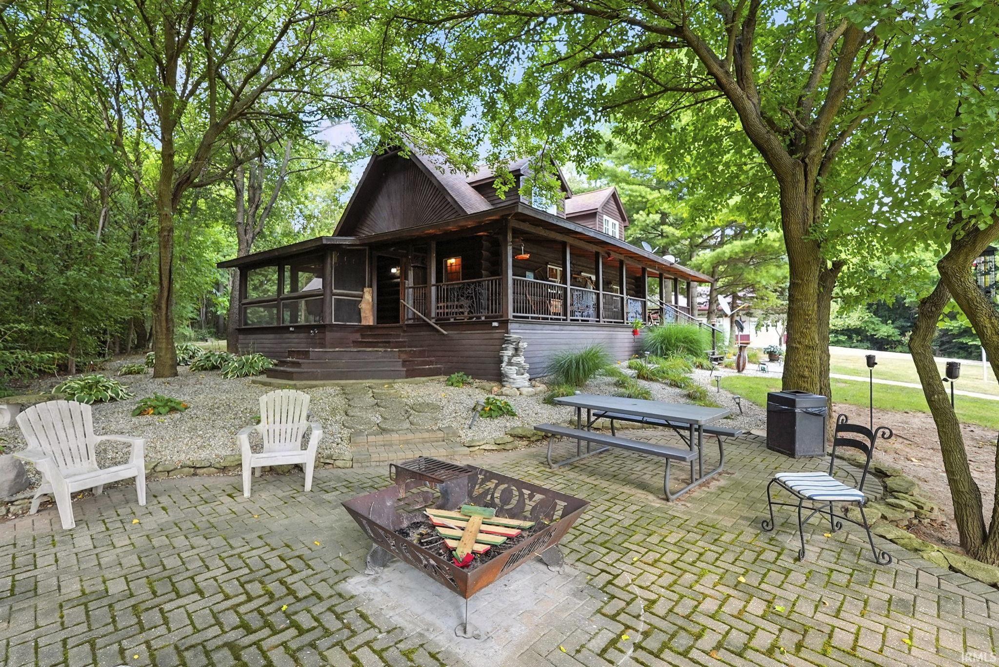 Kimmell, Indiana, 46760, United States, 2 Bedrooms Bedrooms, ,3 BathroomsBathrooms,Residential,For Sale,1928188