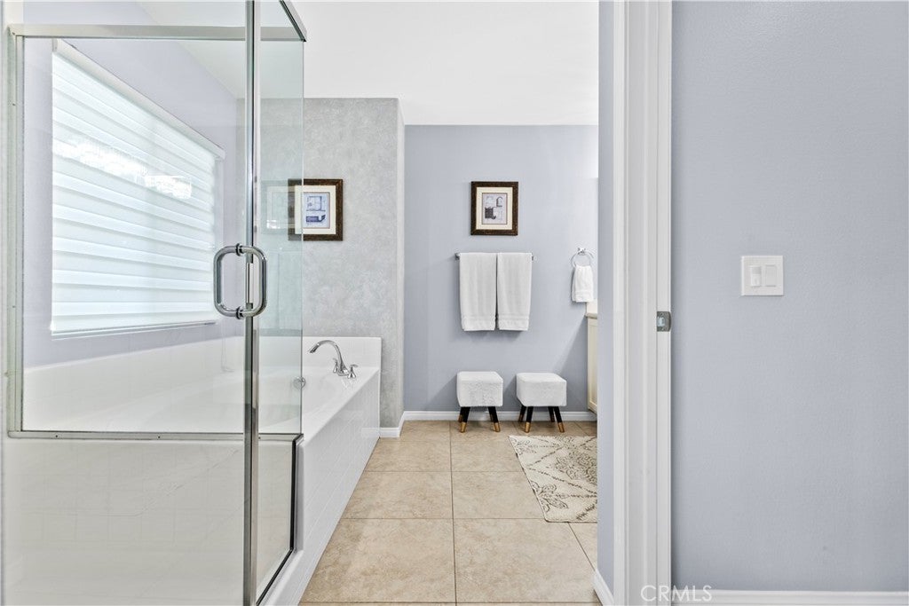 Indio, California, 92203, United States, 5 Bedrooms Bedrooms, ,3 BathroomsBathrooms,Residential,For Sale,1989302