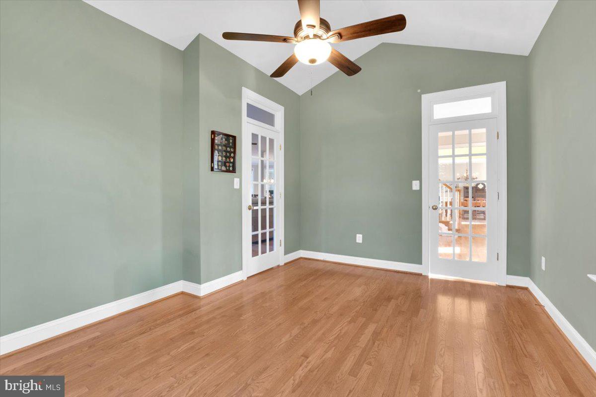 Hamilton, Virginia, 20158, United States, 4 Bedrooms Bedrooms, ,5 BathroomsBathrooms,Residential,For Sale,1987096