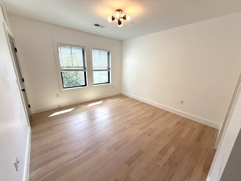 Boston, Massachusetts, 02124, United States, 3 Bedrooms Bedrooms, ,2 BathroomsBathrooms,Residential,For Sale,1941577