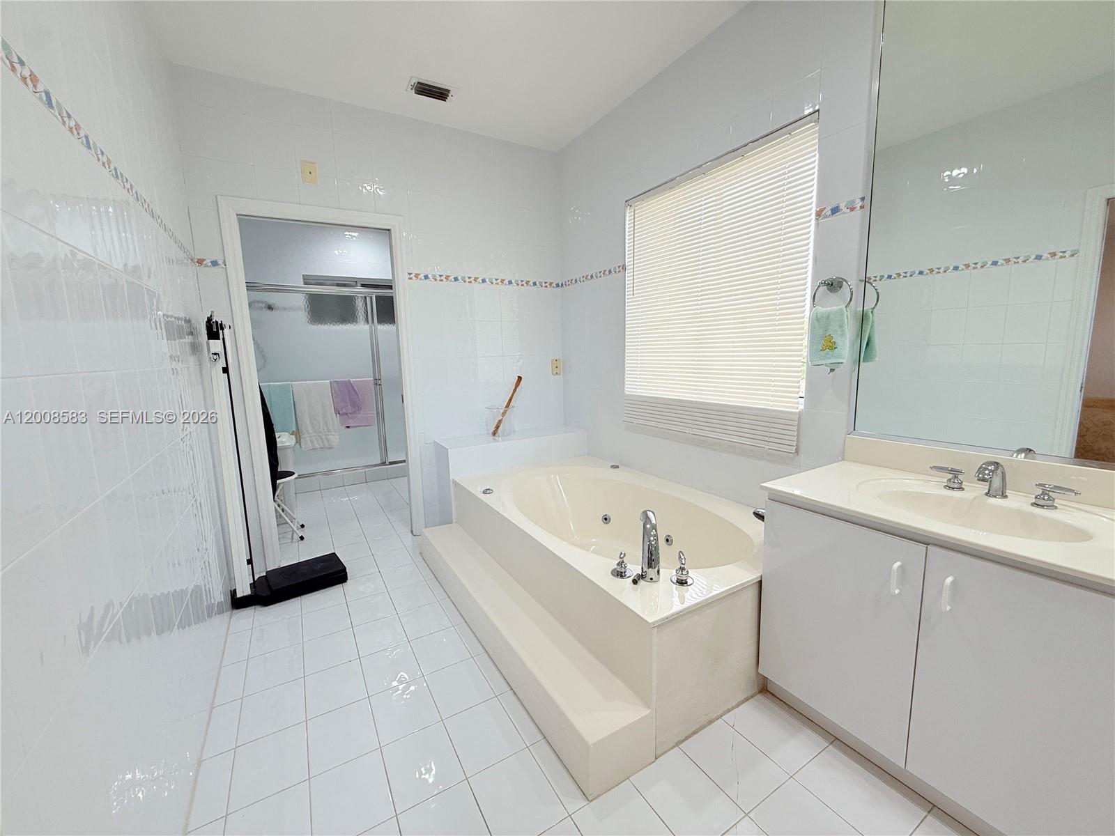 Miami, Florida, 33175, United States, 5 Bedrooms Bedrooms, ,3 BathroomsBathrooms,Residential,For Sale,2040426