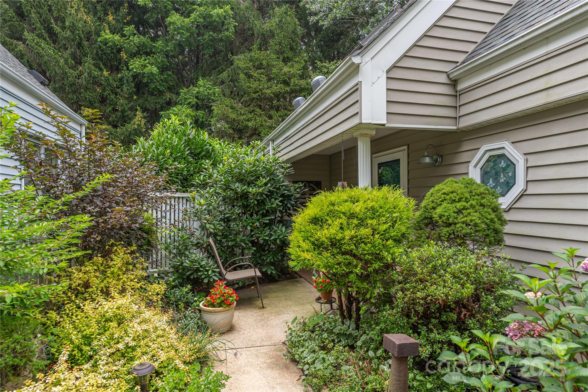 Asheville, North Carolina, 28804, United States, 3 Bedrooms Bedrooms, ,3 BathroomsBathrooms,Residential,For Sale,1905556