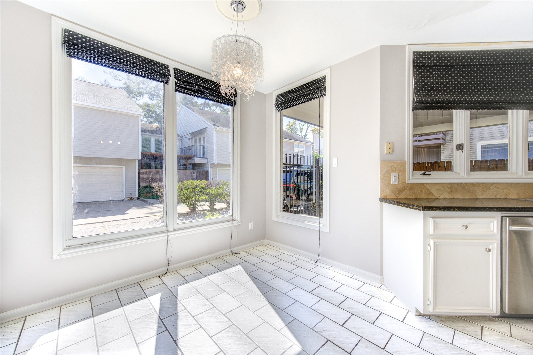  2524 Nantucket Drive B - 物件實景