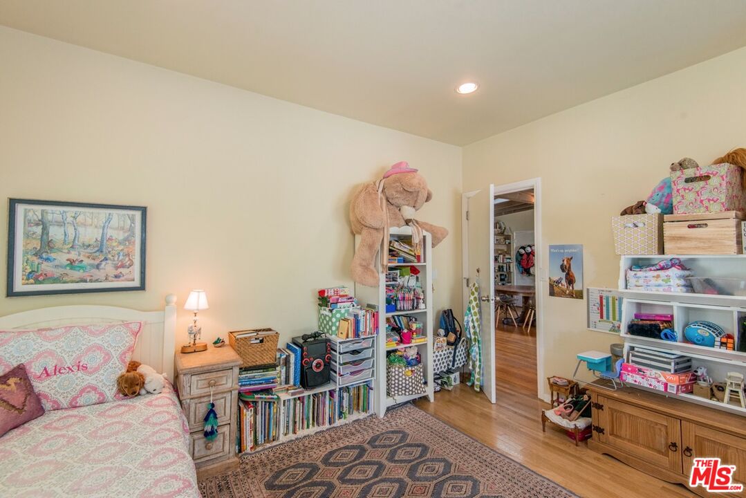 West Hollywood, California, 90069, United States, 3 Bedrooms Bedrooms, ,2 BathroomsBathrooms,Residential,For Sale,2002247