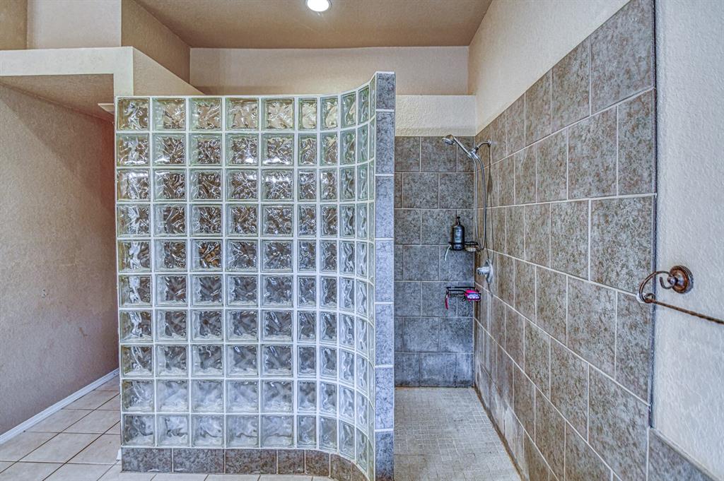 Noble, Oklahoma, 73068, United States, 6 Bedrooms Bedrooms, ,4 BathroomsBathrooms,Residential,For Sale,1978197